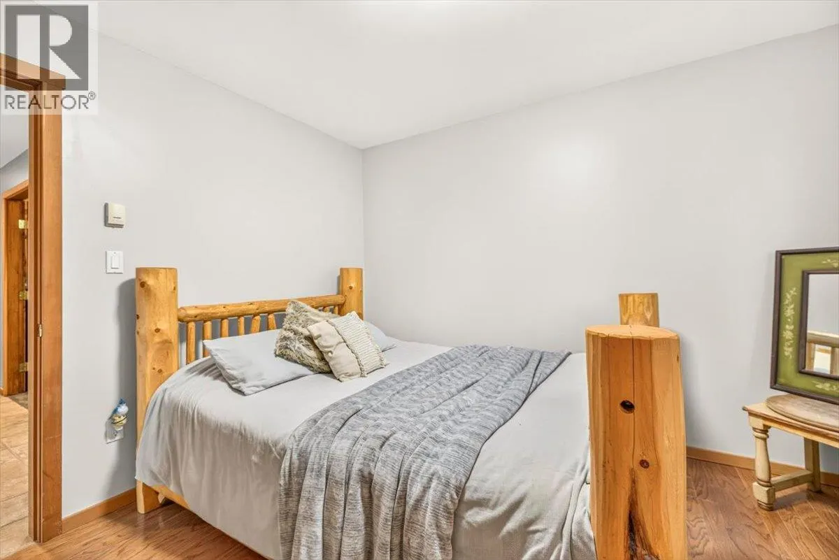 15 ALPINE TRAIL Crescent