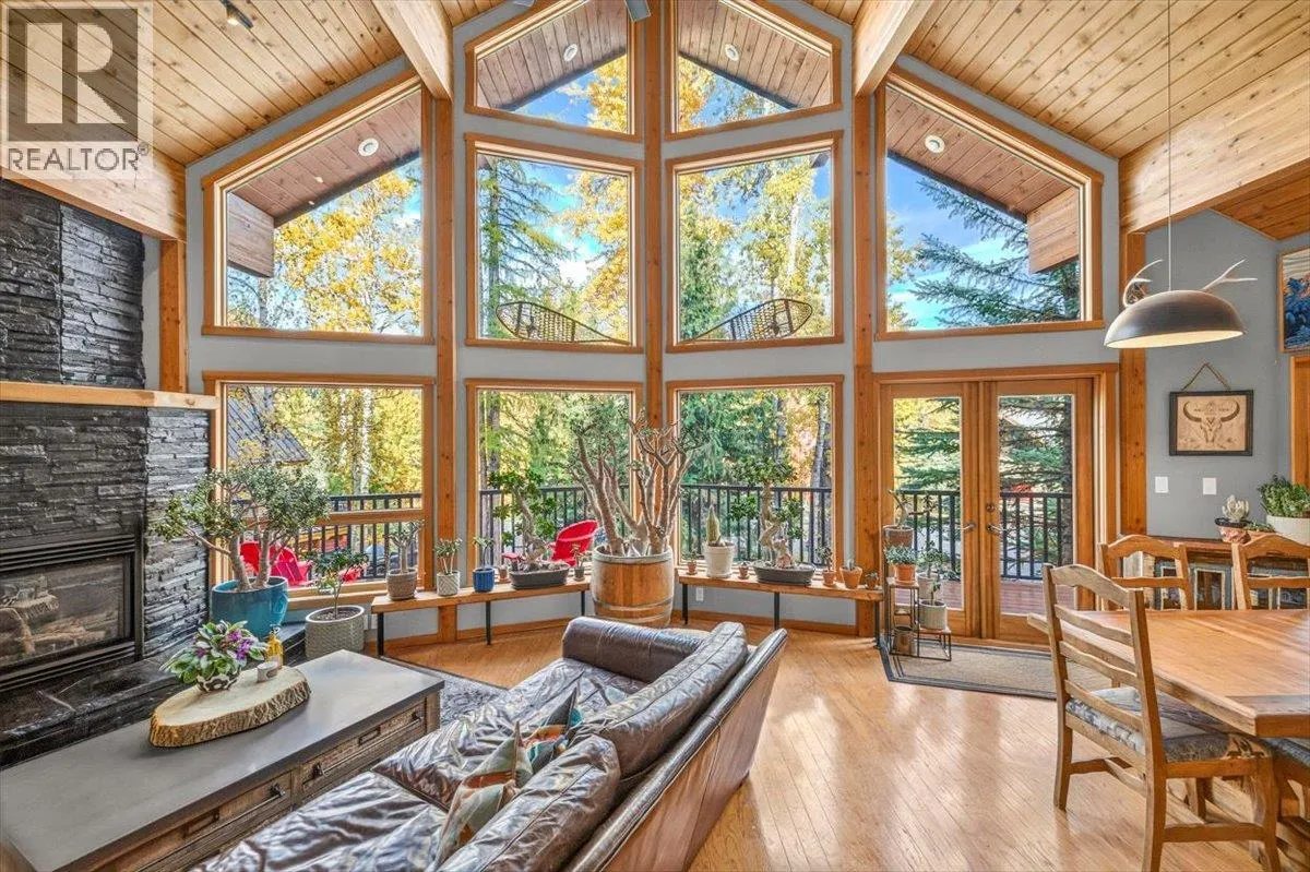 15 ALPINE TRAIL Crescent