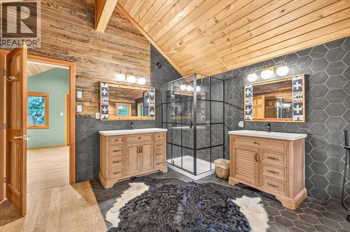 15 ALPINE TRAIL Crescent