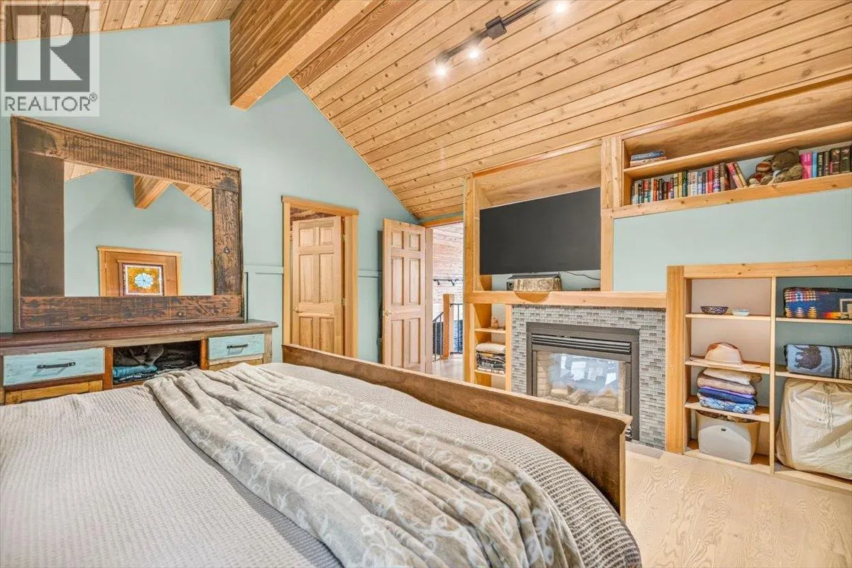 15 ALPINE TRAIL Crescent
