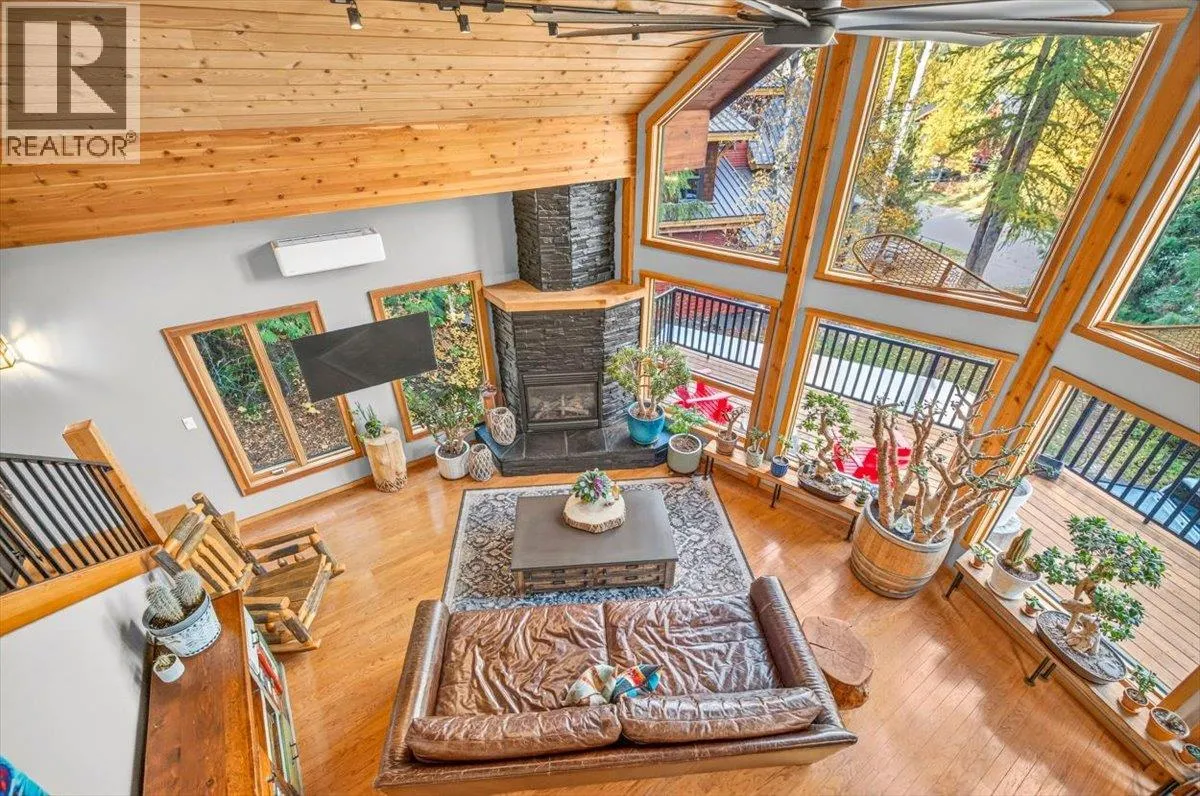 15 ALPINE TRAIL Crescent