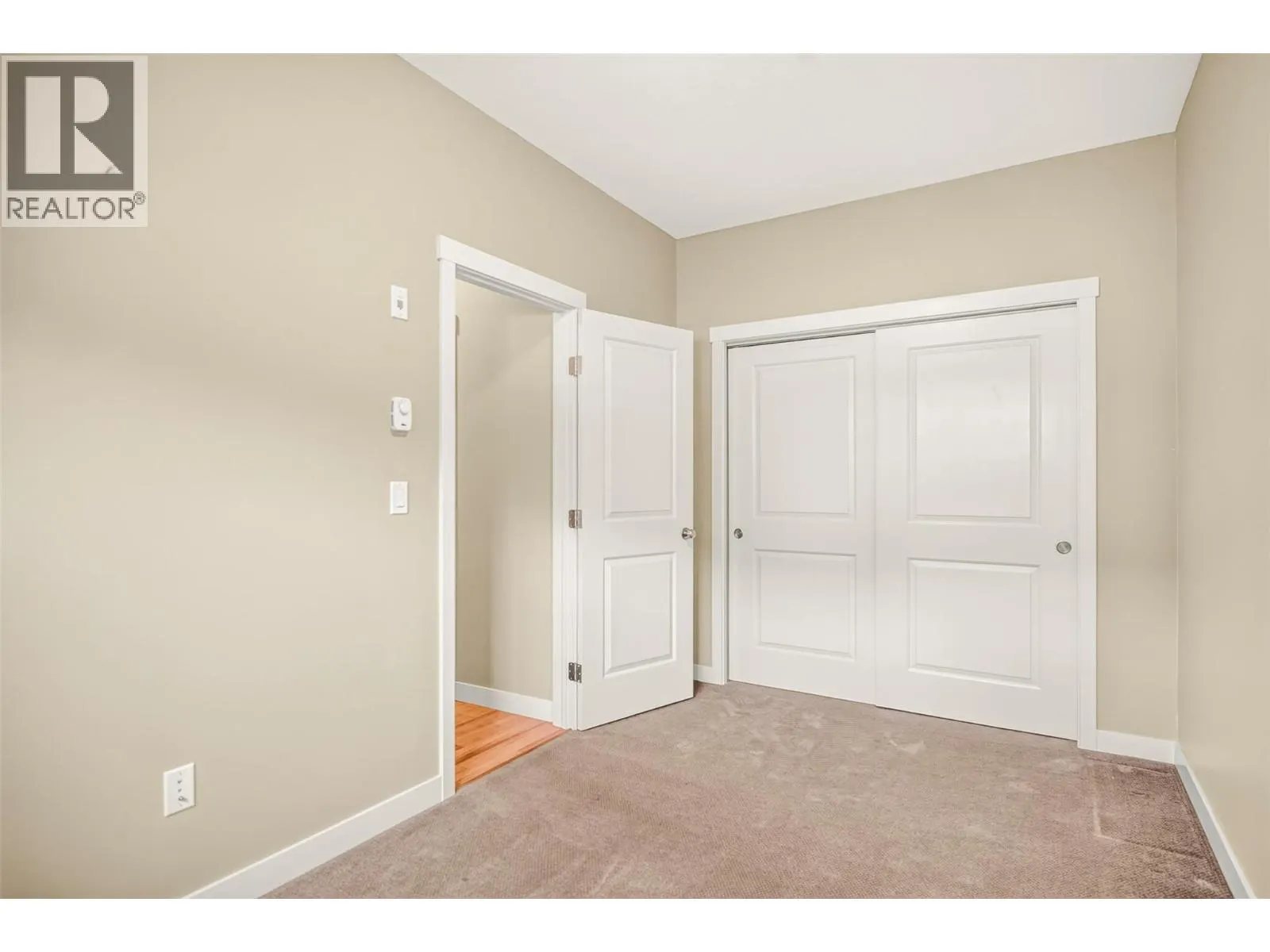 1330 Whitewood Crescent Unit# 210