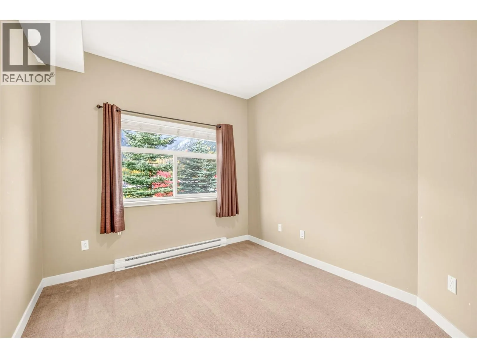 1330 Whitewood Crescent Unit# 210