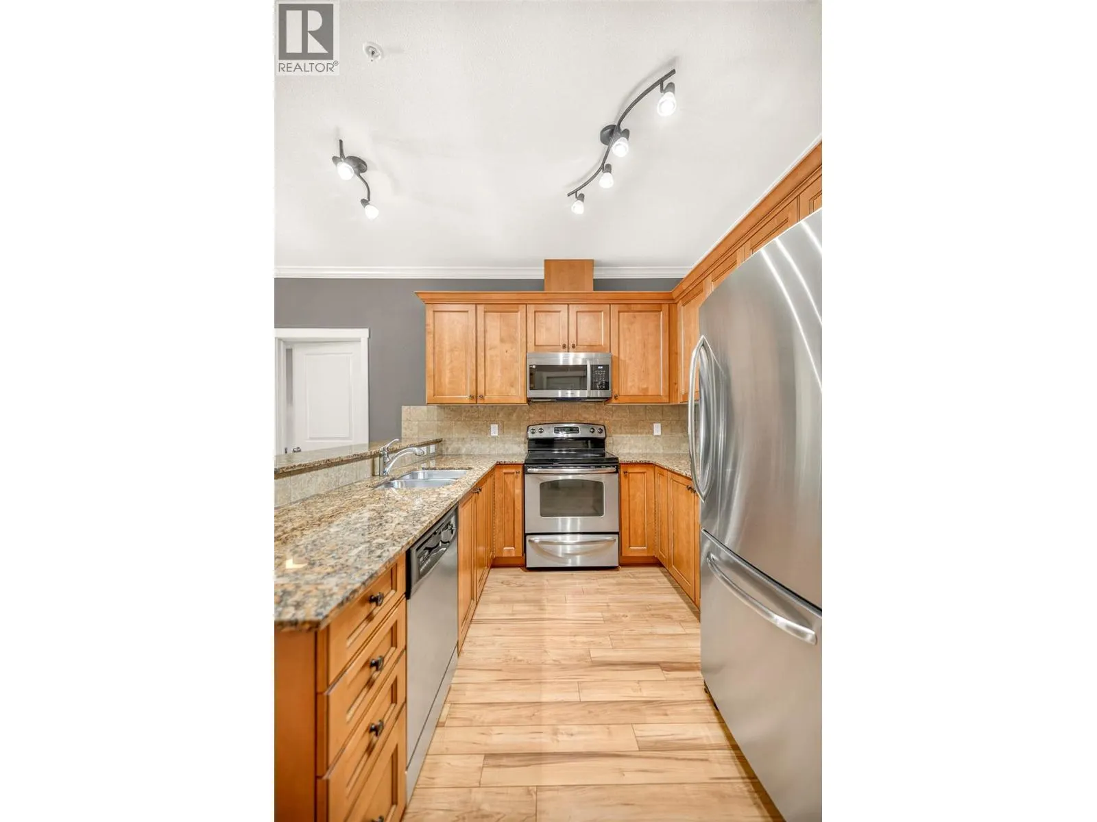 1330 Whitewood Crescent Unit# 210