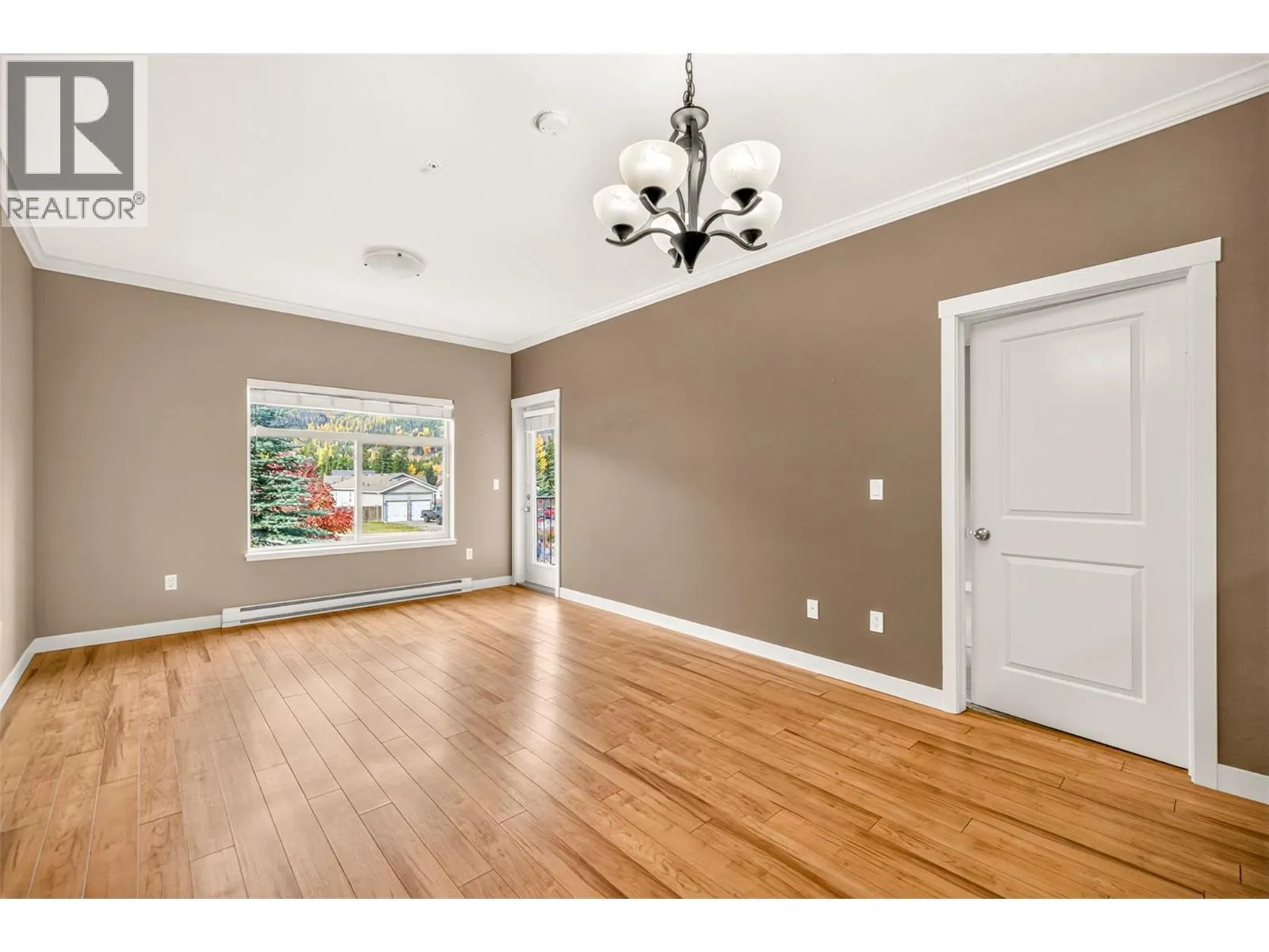 1330 Whitewood Crescent Unit# 210