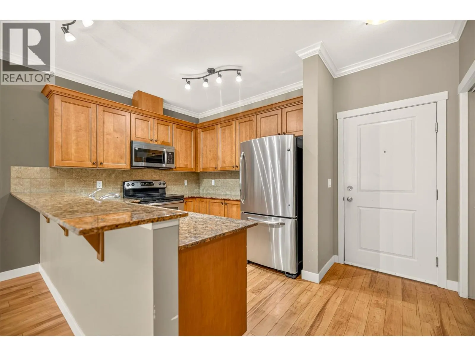 1330 Whitewood Crescent Unit# 210