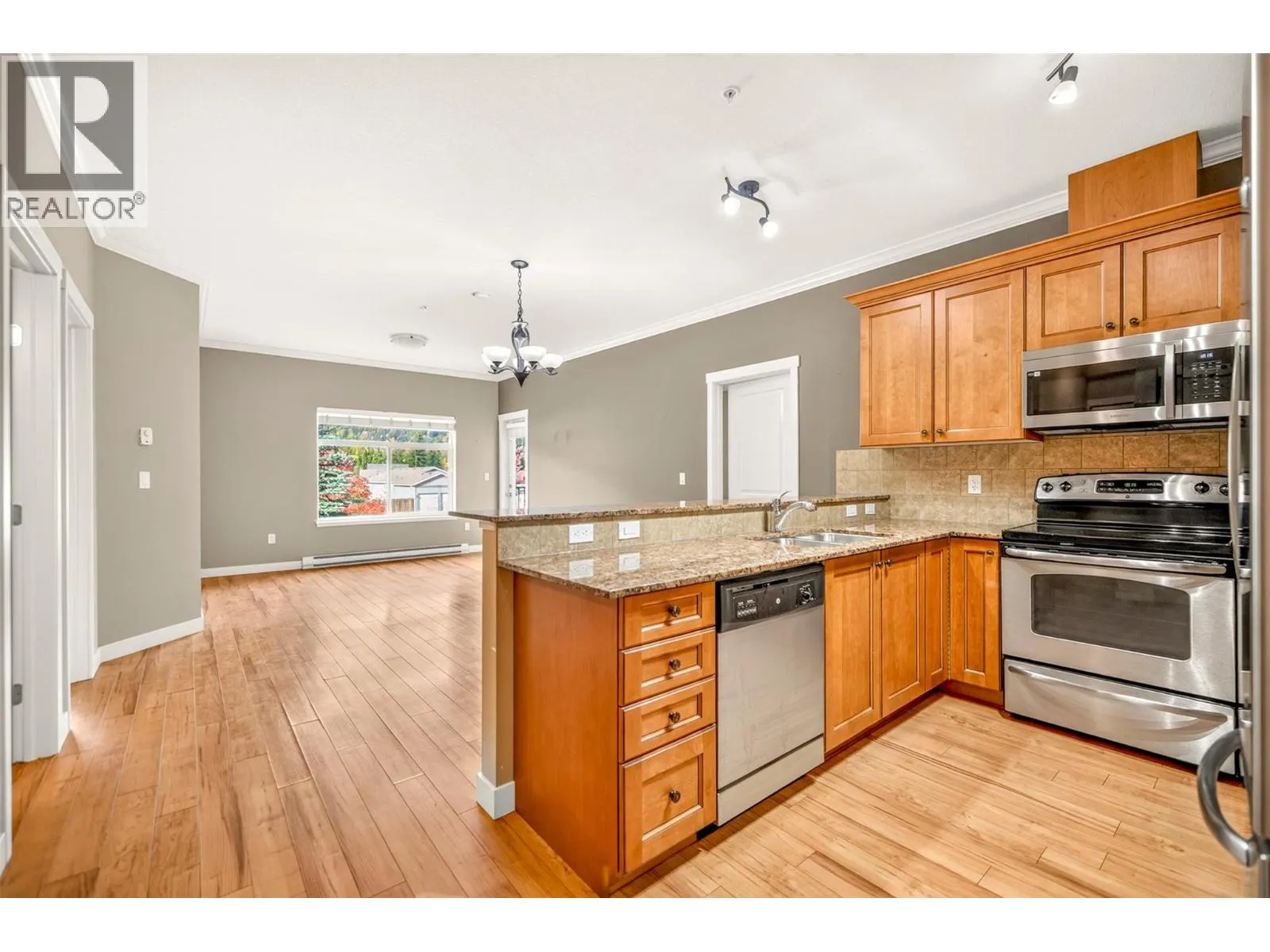 1330 Whitewood Crescent Unit# 210