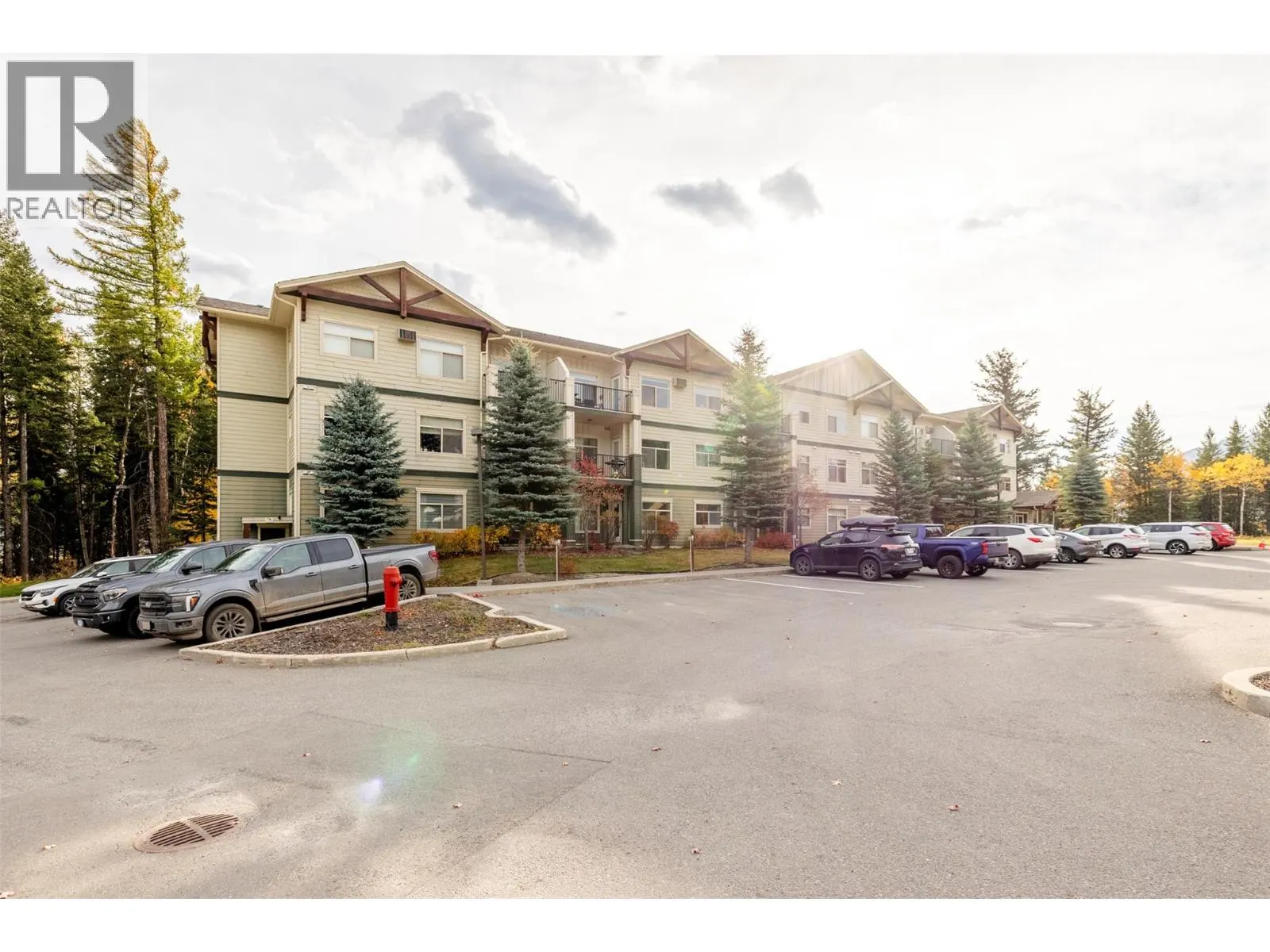 1330 Whitewood Crescent Unit# 210