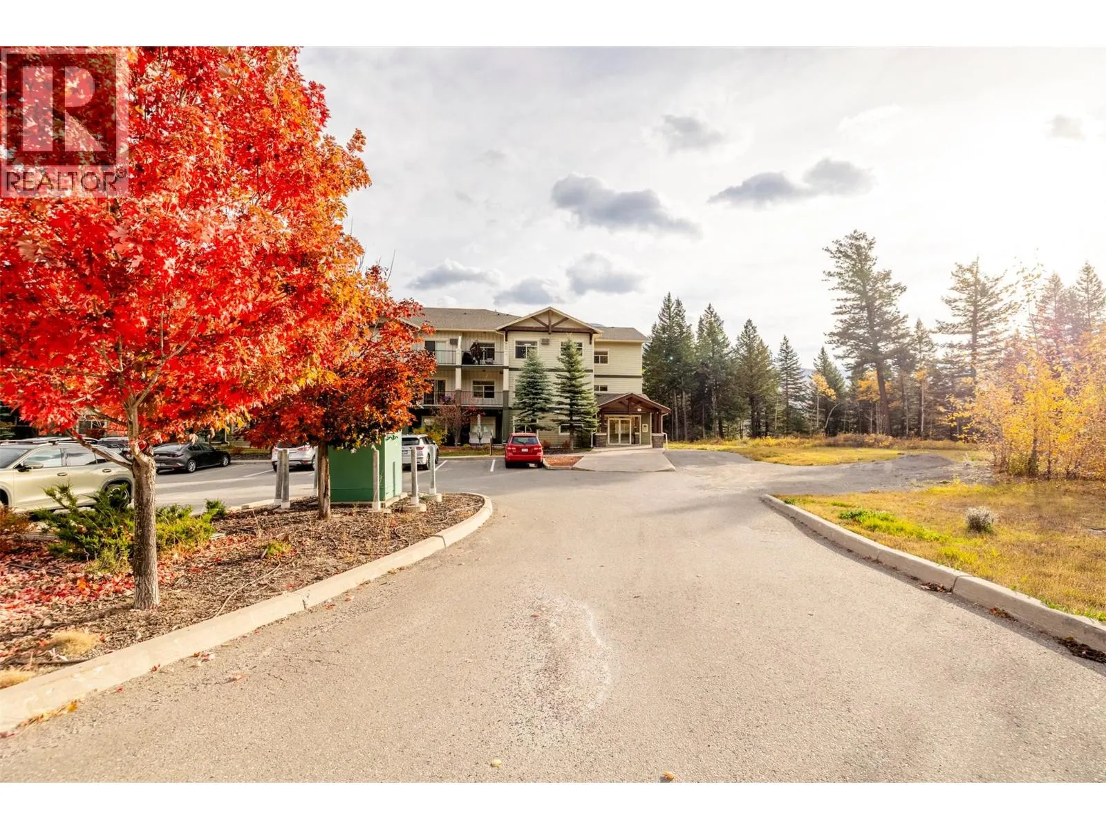 1330 Whitewood Crescent Unit# 210