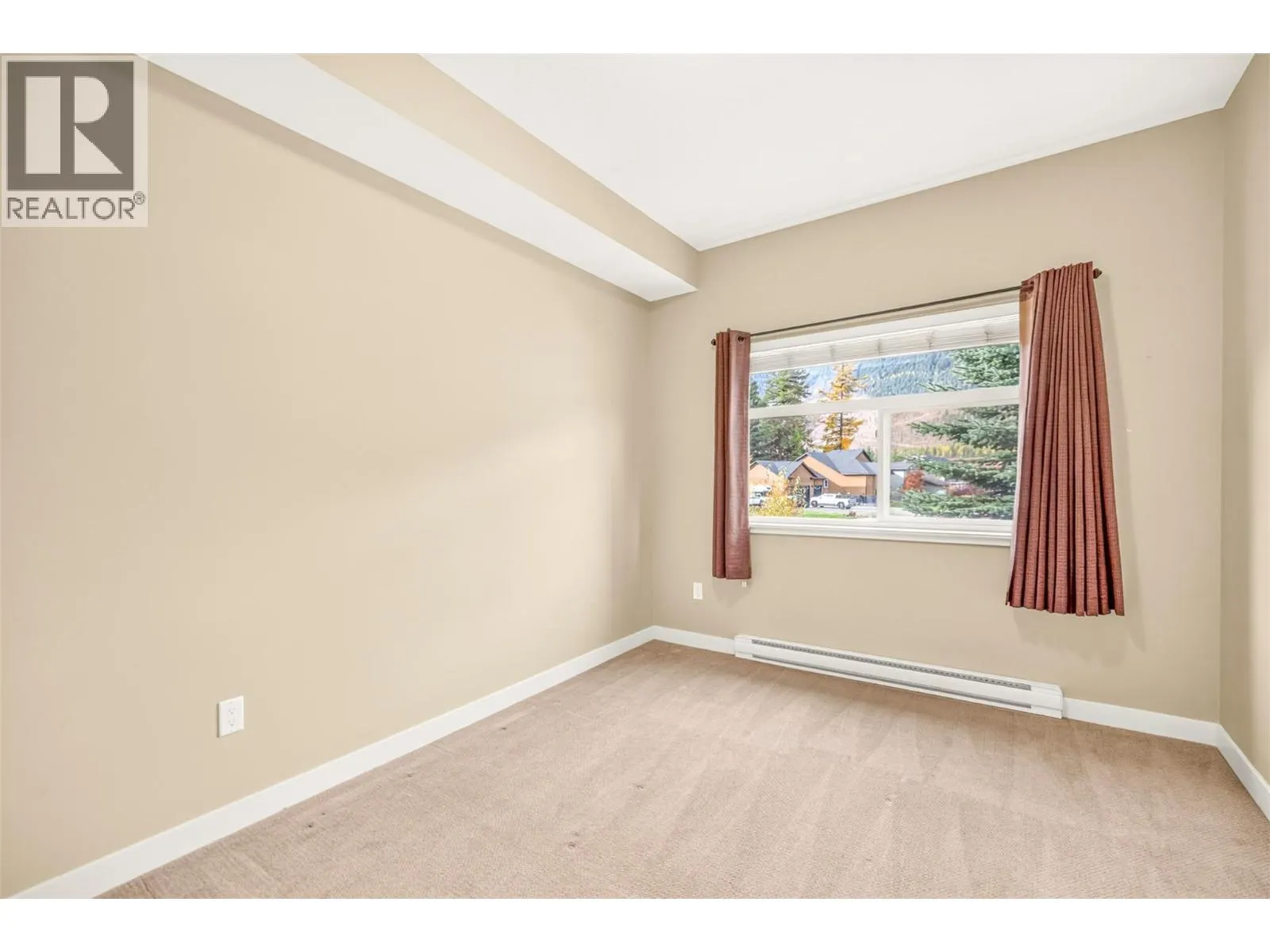 1330 Whitewood Crescent Unit# 210