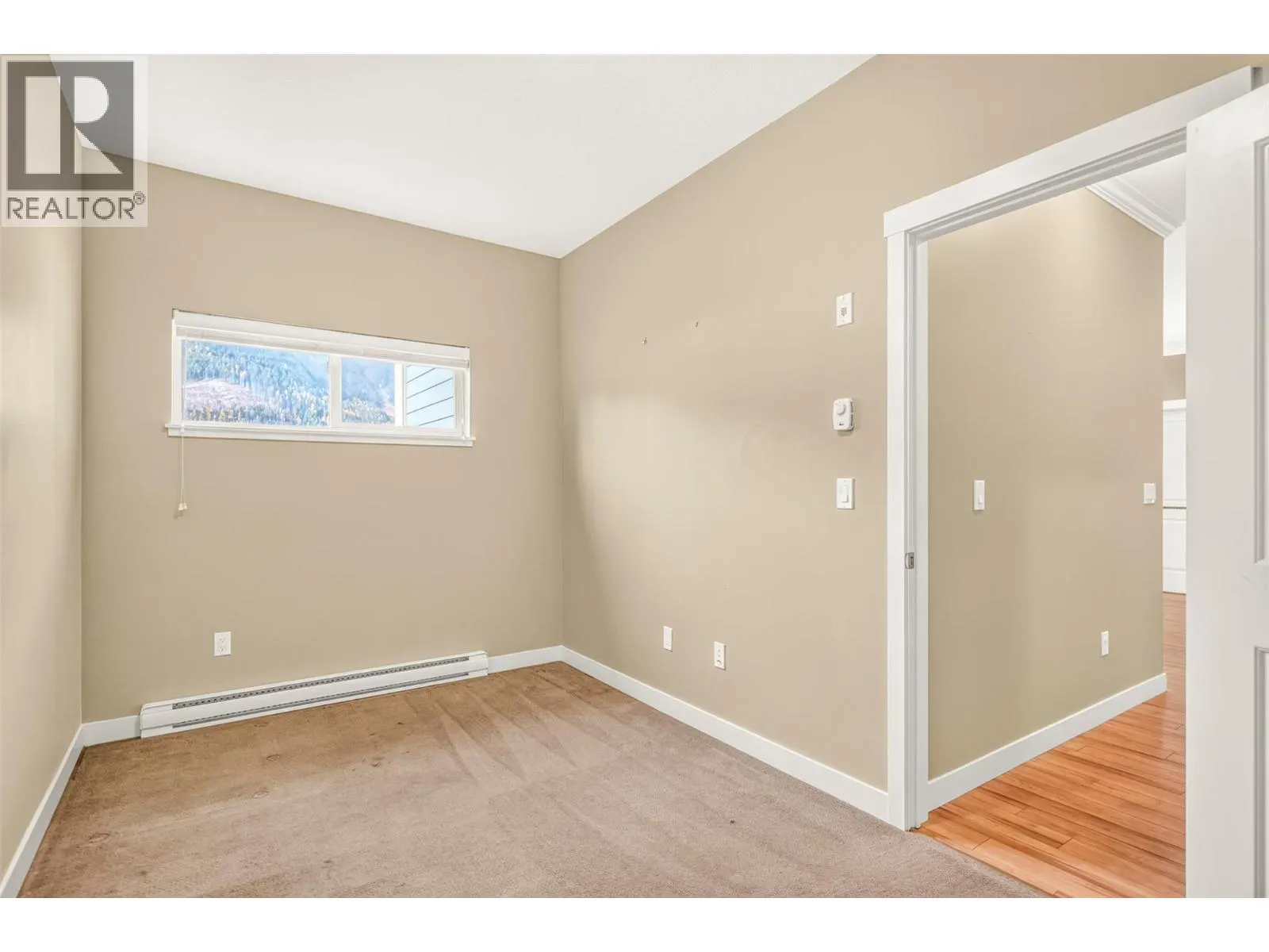 1330 Whitewood Crescent Unit# 210