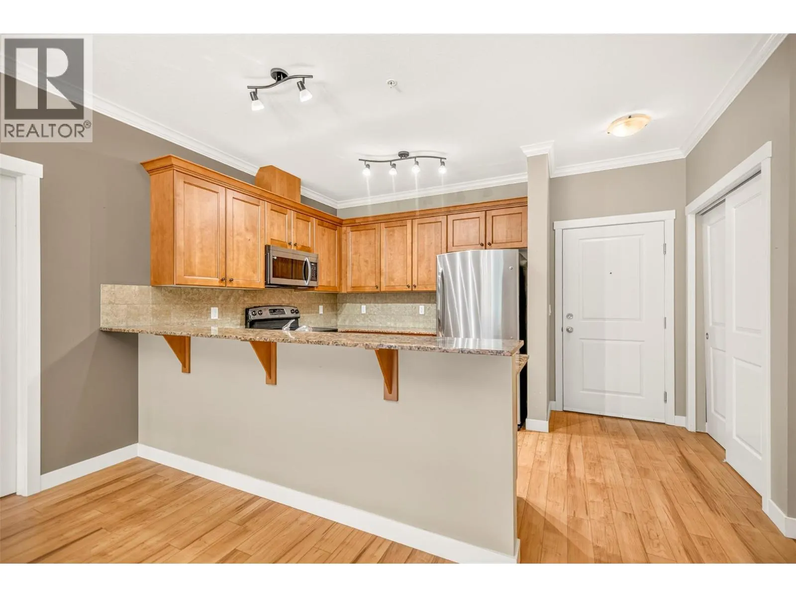 1330 Whitewood Crescent Unit# 210