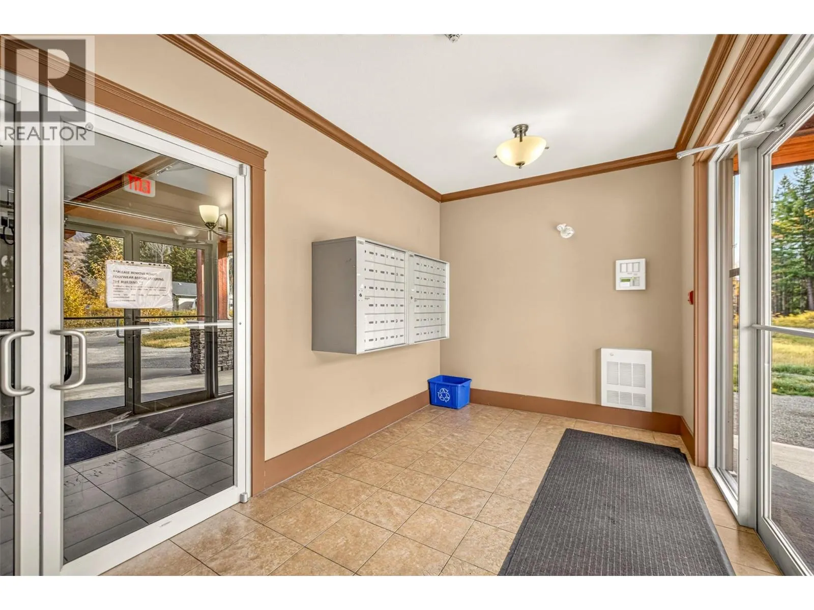 1330 Whitewood Crescent Unit# 210
