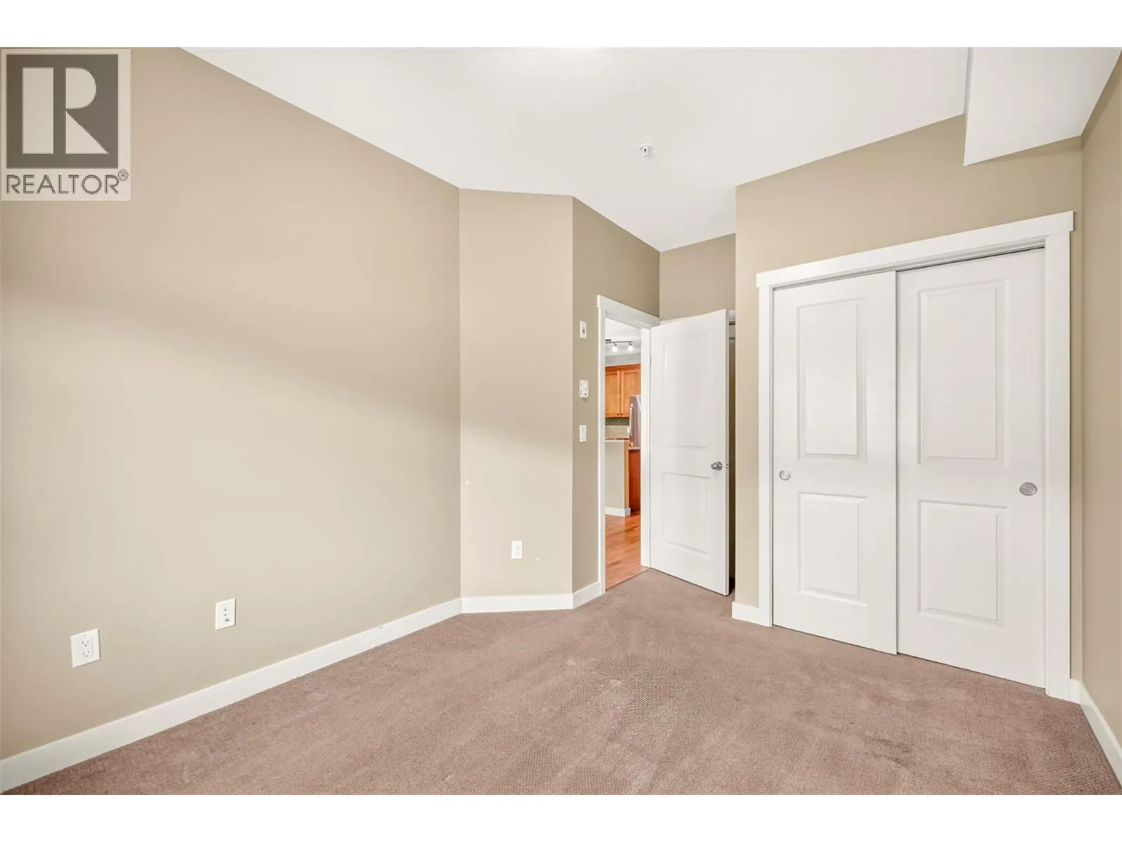 1330 Whitewood Crescent Unit# 210