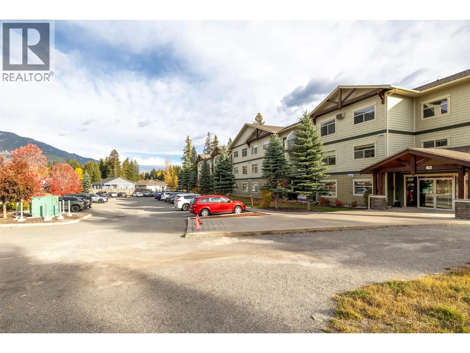 1330 Whitewood Crescent Unit# 210