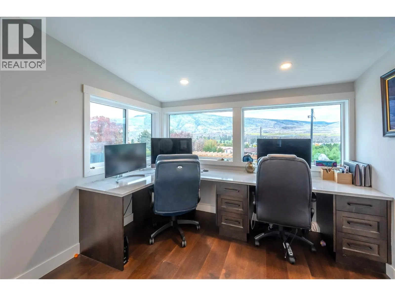 6521 BELLEVUE Drive