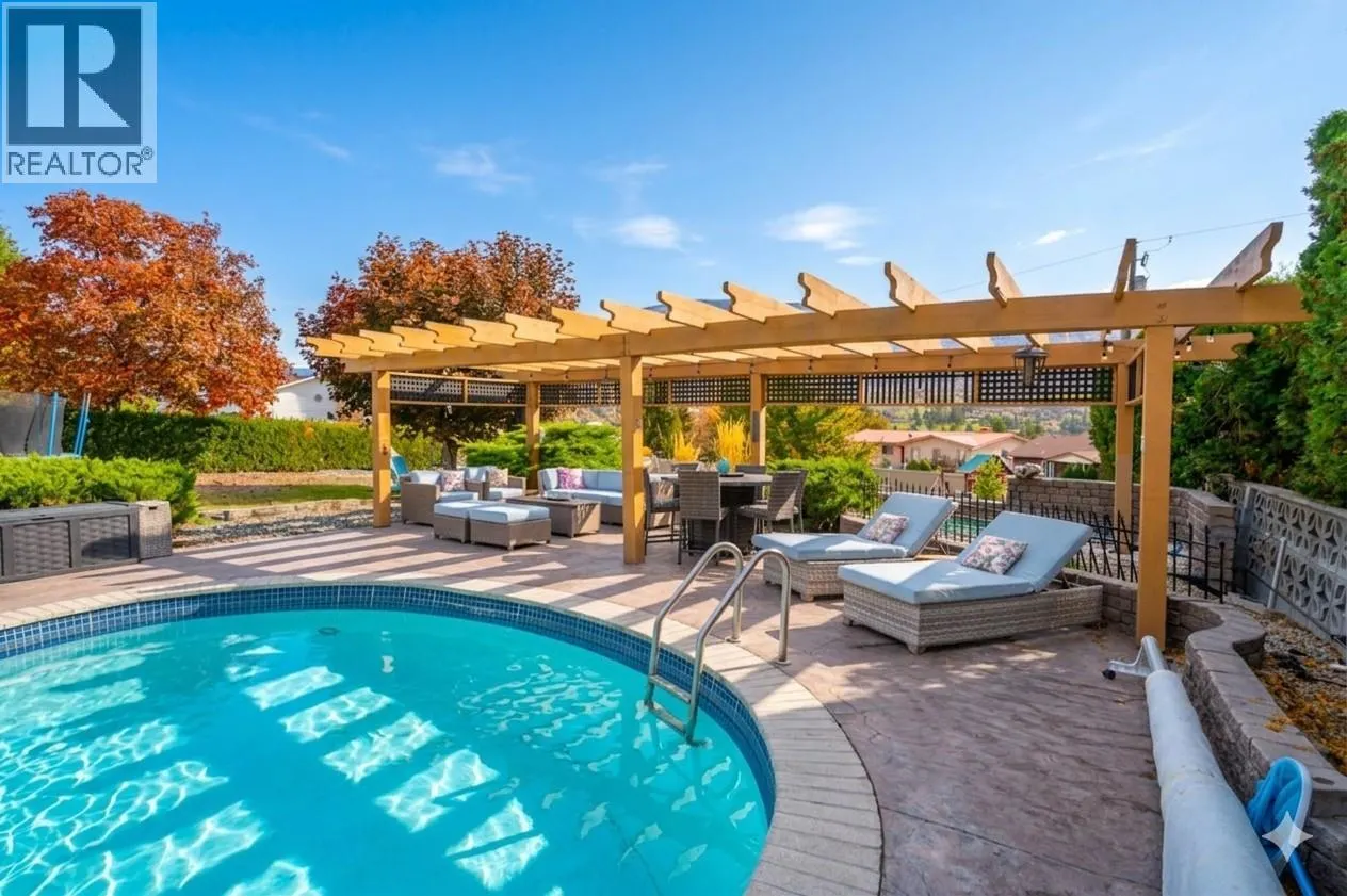 6521 BELLEVUE Drive