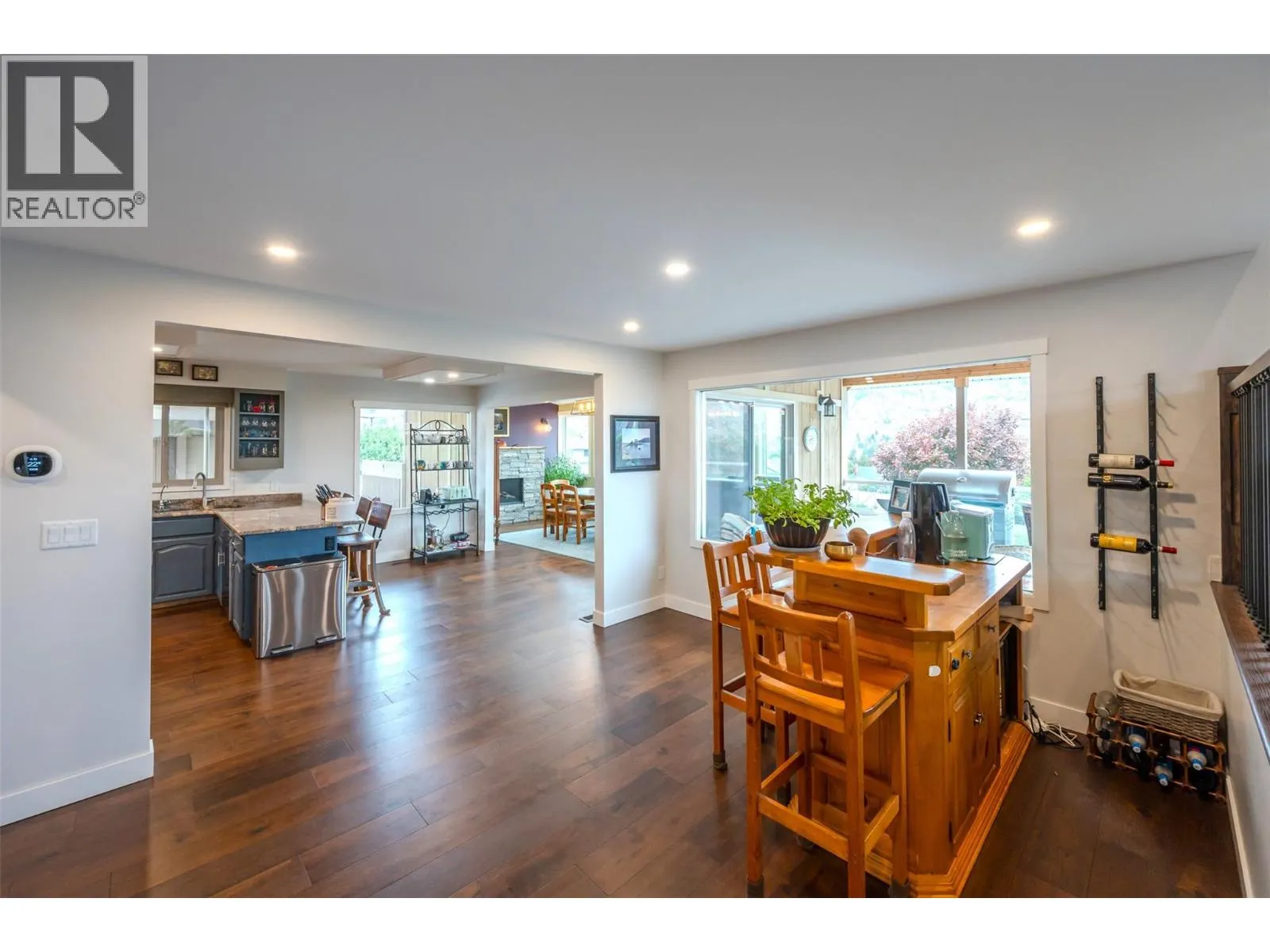 6521 BELLEVUE Drive