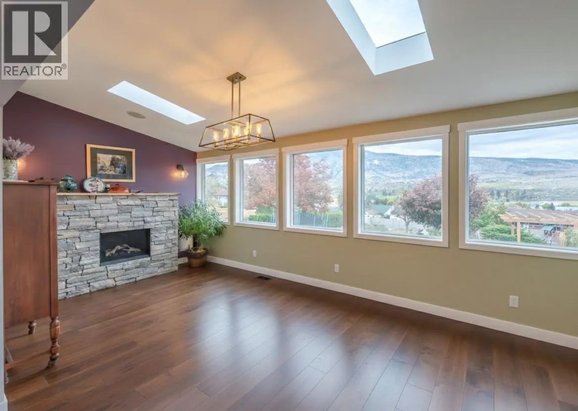 6521 BELLEVUE Drive