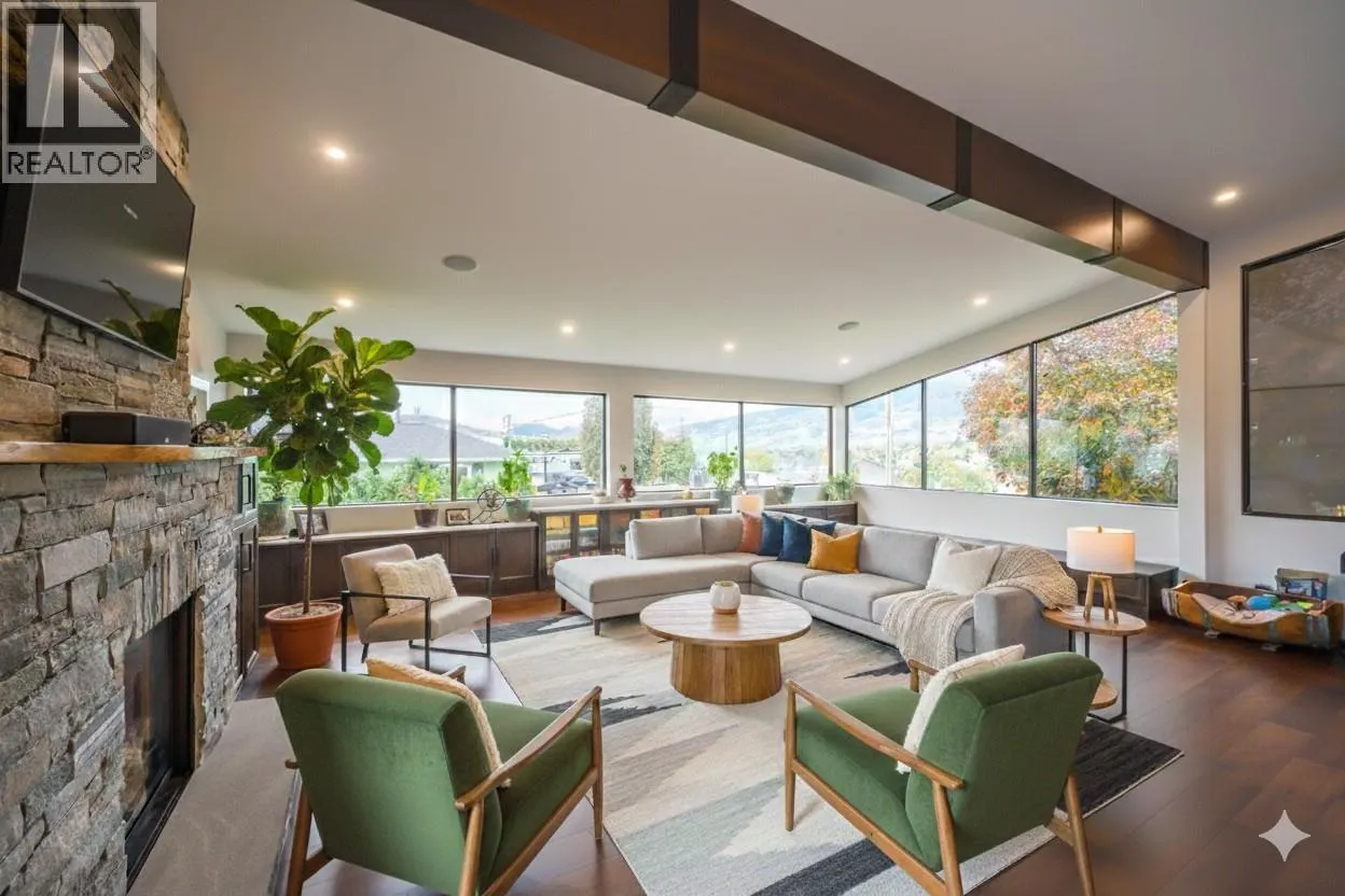 6521 BELLEVUE Drive