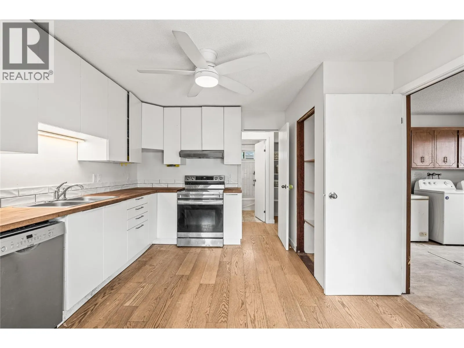 5503 South Vernon Court