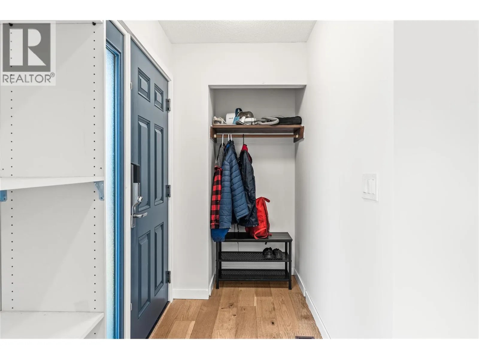 5503 South Vernon Court