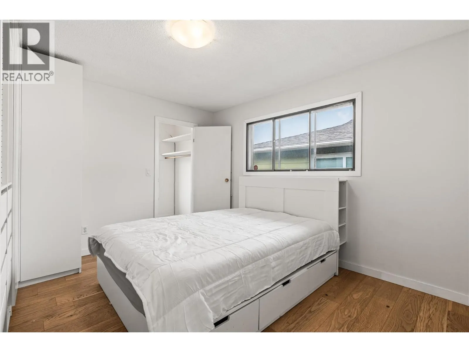 5503 South Vernon Court