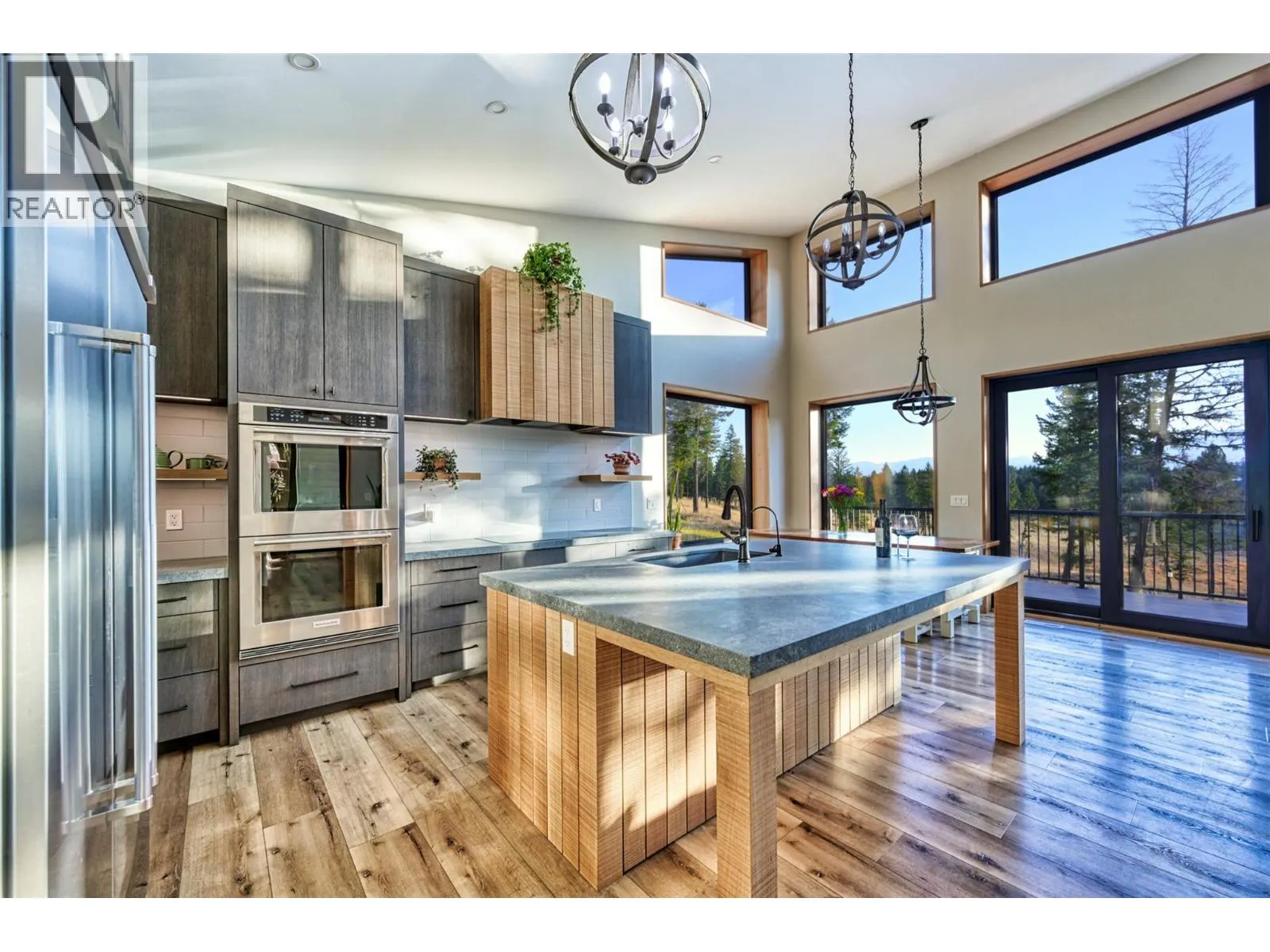 6211 BUGABOO Drive
