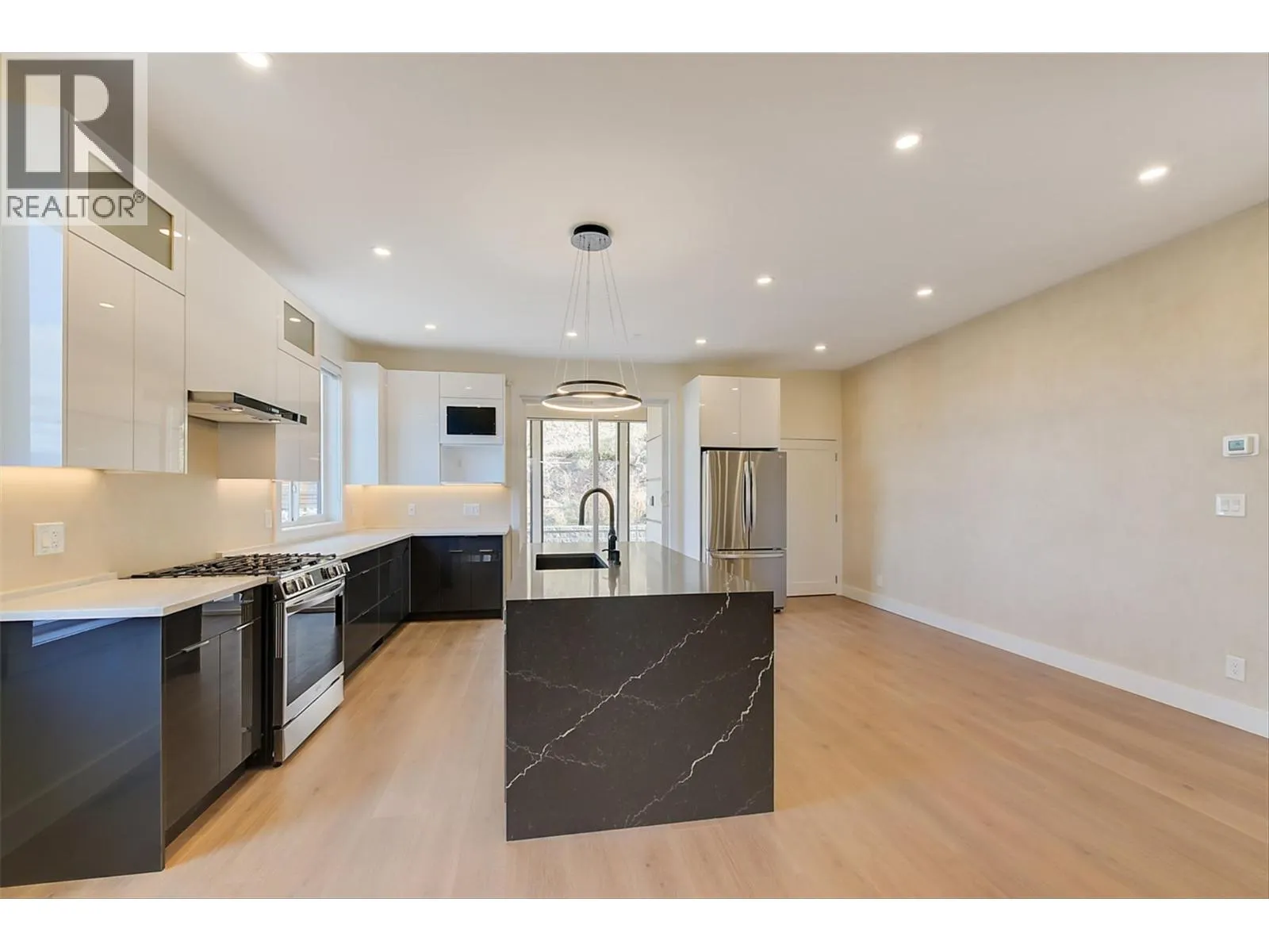 5084 Twinflower Crescent