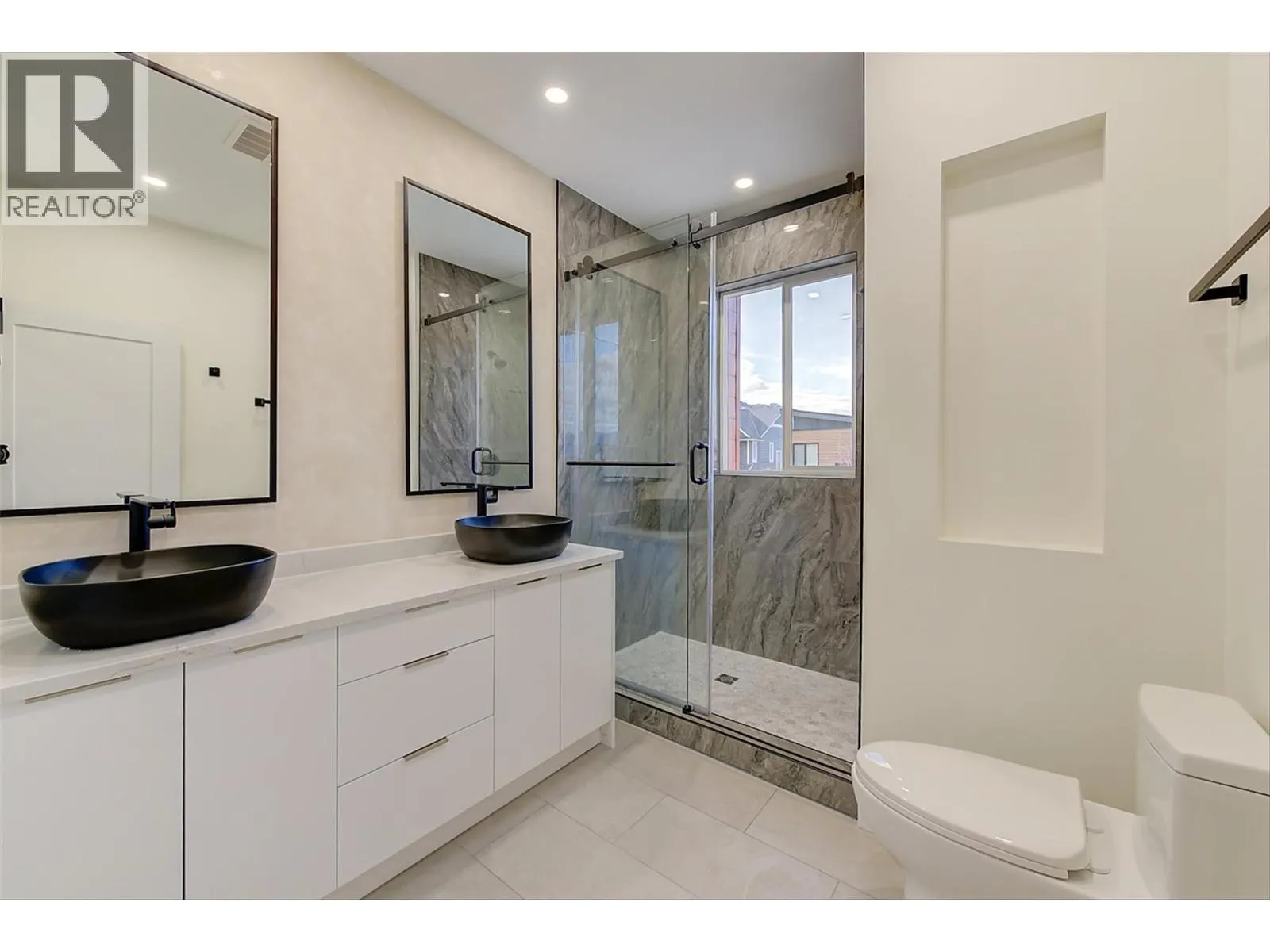 5084 Twinflower Crescent