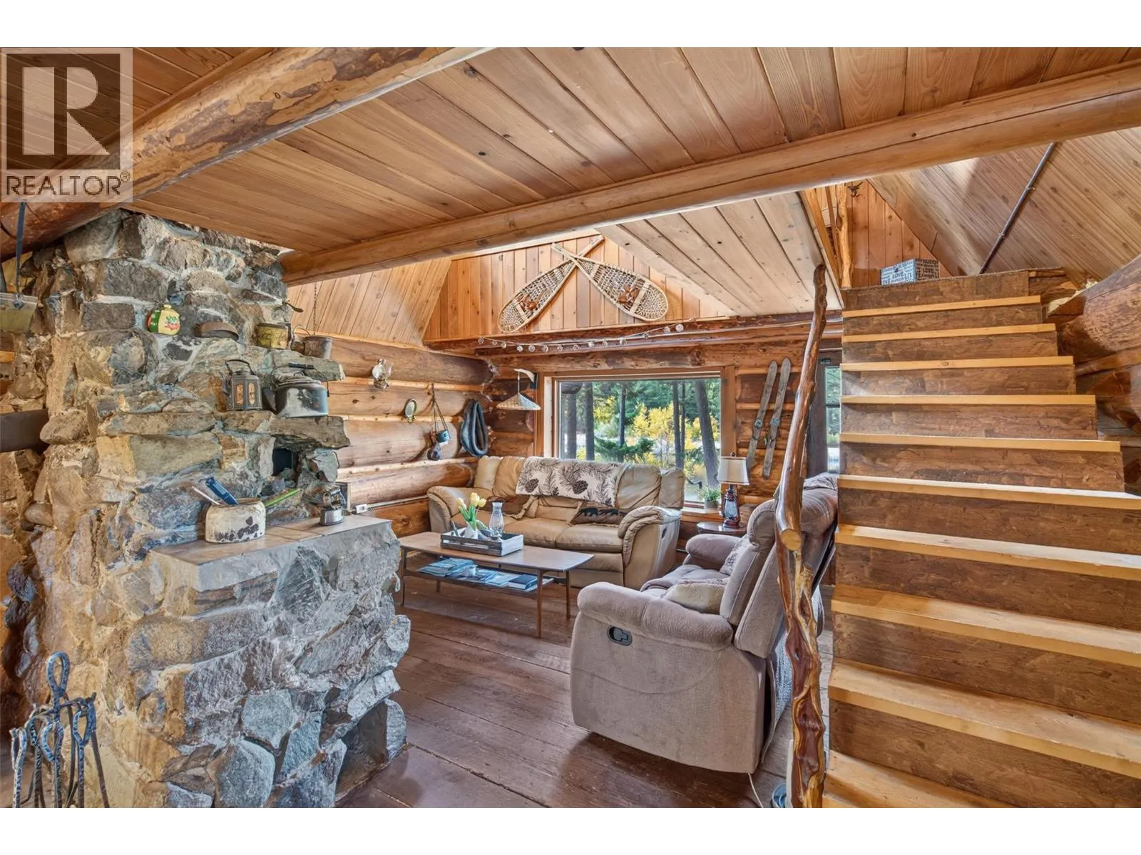 1770 Johnstone Creek Road W