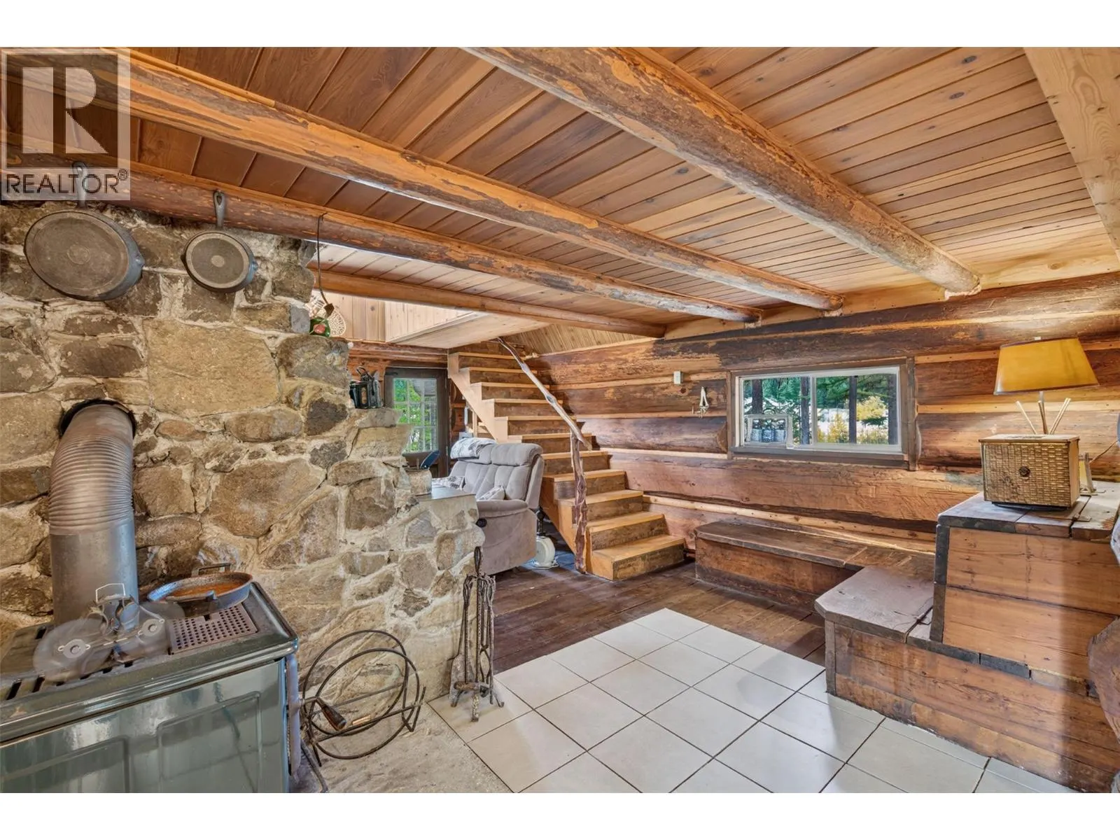 1770 Johnstone Creek Road W