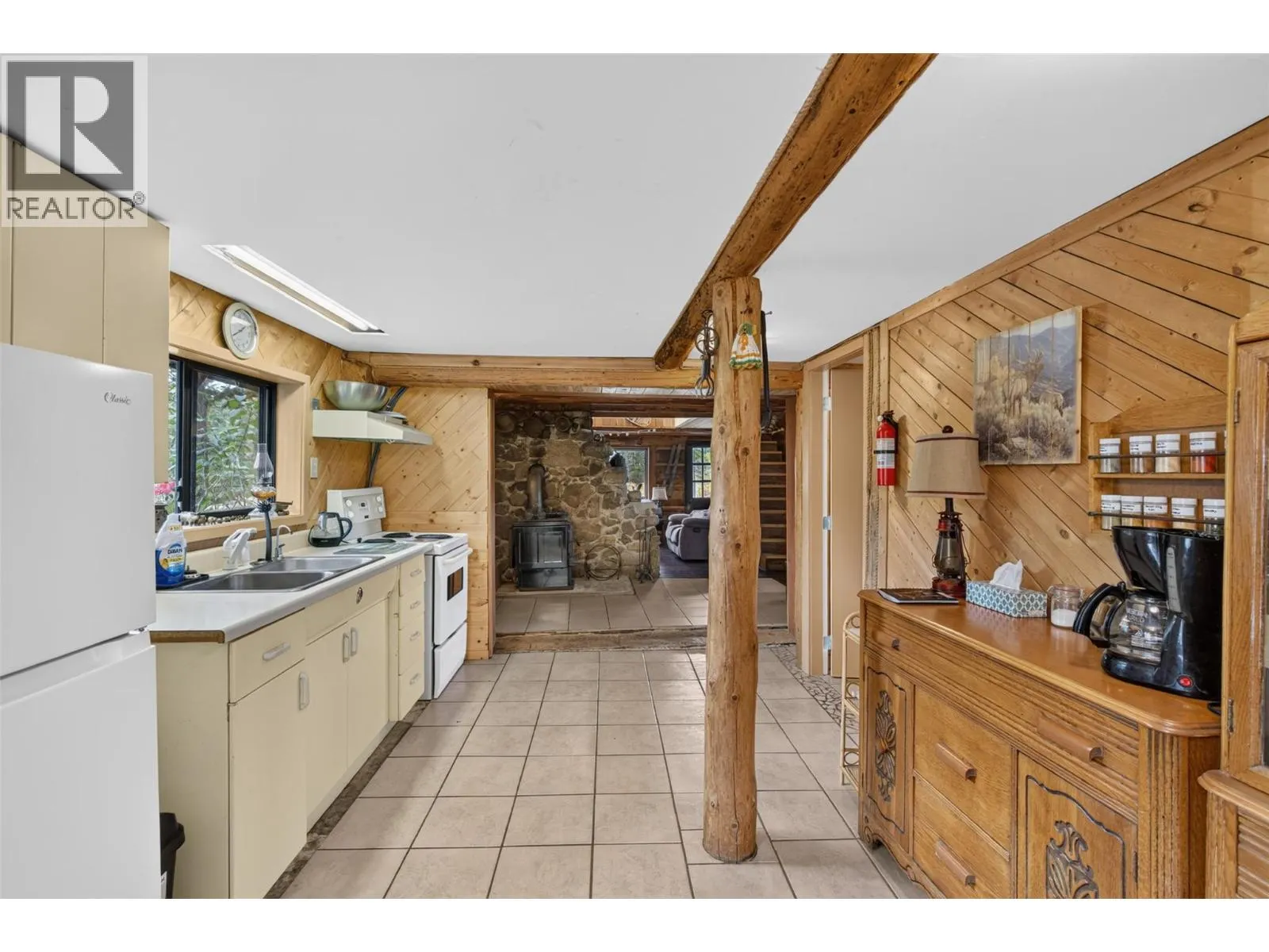 1770 Johnstone Creek Road W