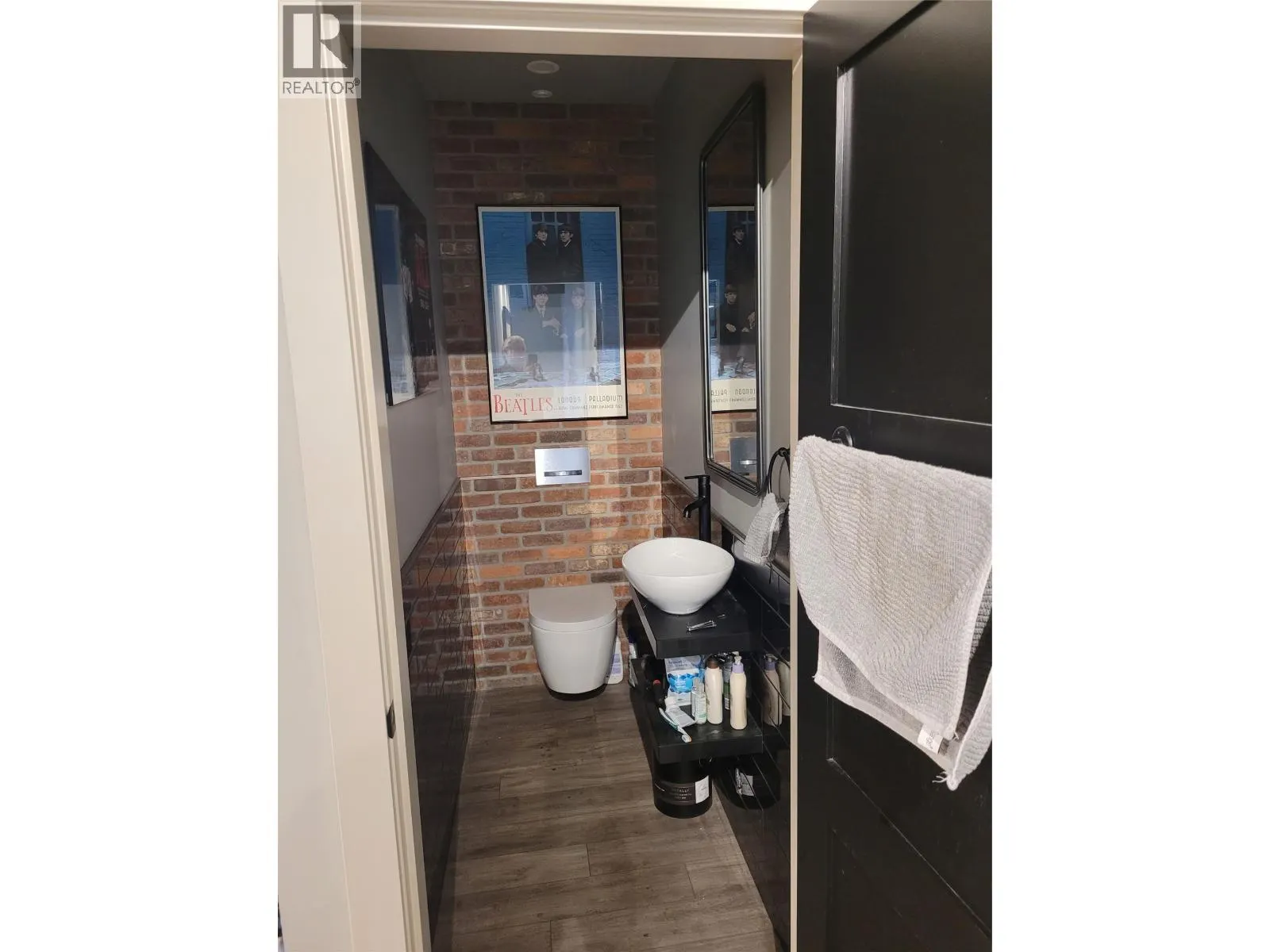 2110 Matrix Crescent Unit# 9