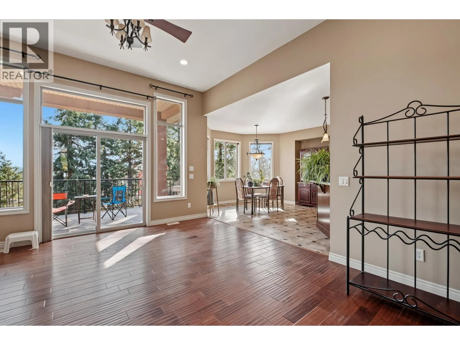 2405 Cobblestone Road