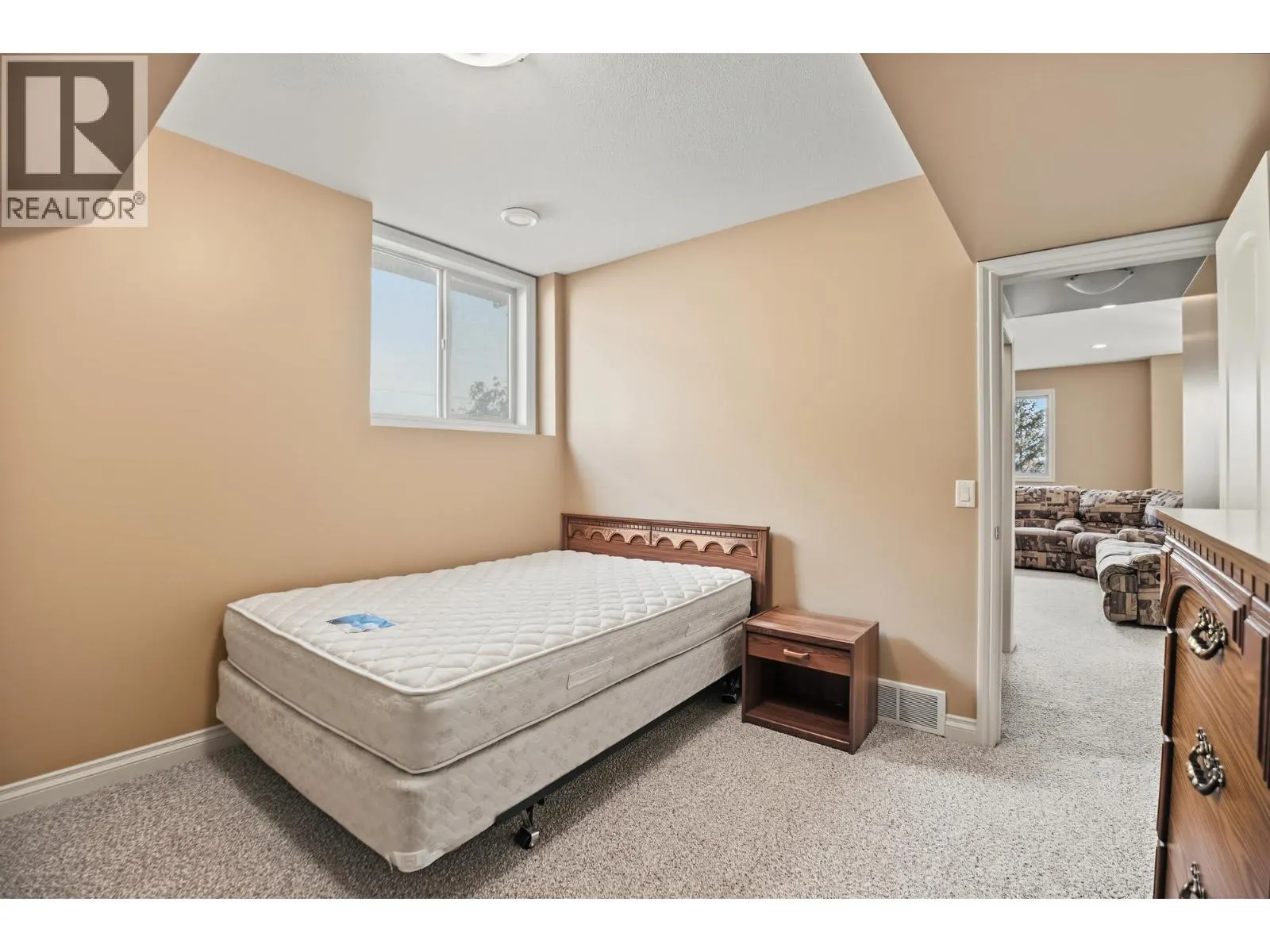 2405 Cobblestone Road
