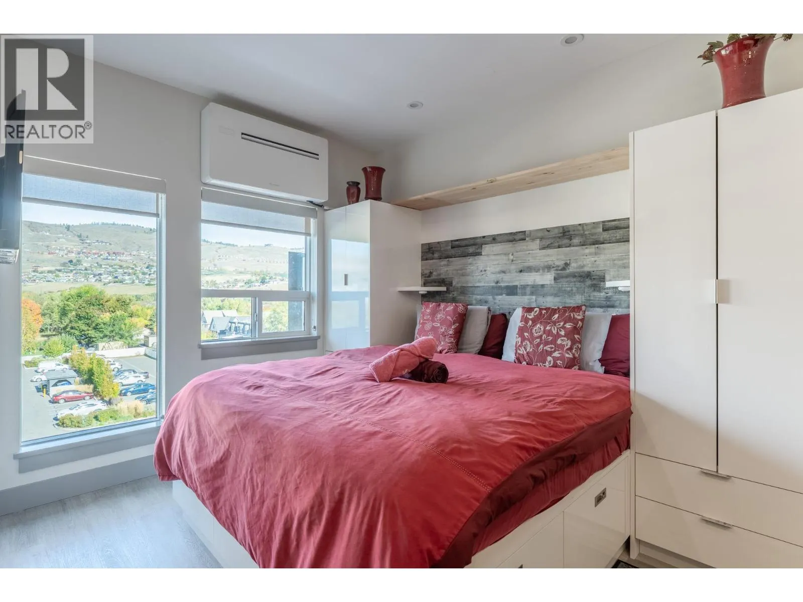 2555 Lakeshore Road Unit# 514