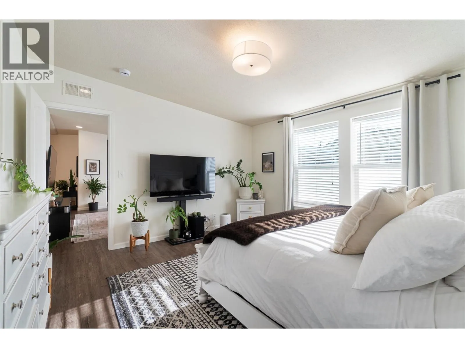 4811 10A Avenue NE Unit# 16