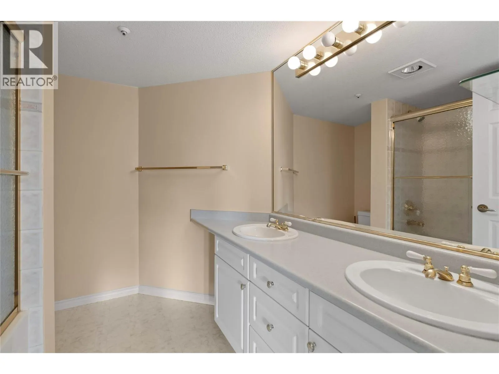 3300 Centennial Drive Unit# 303