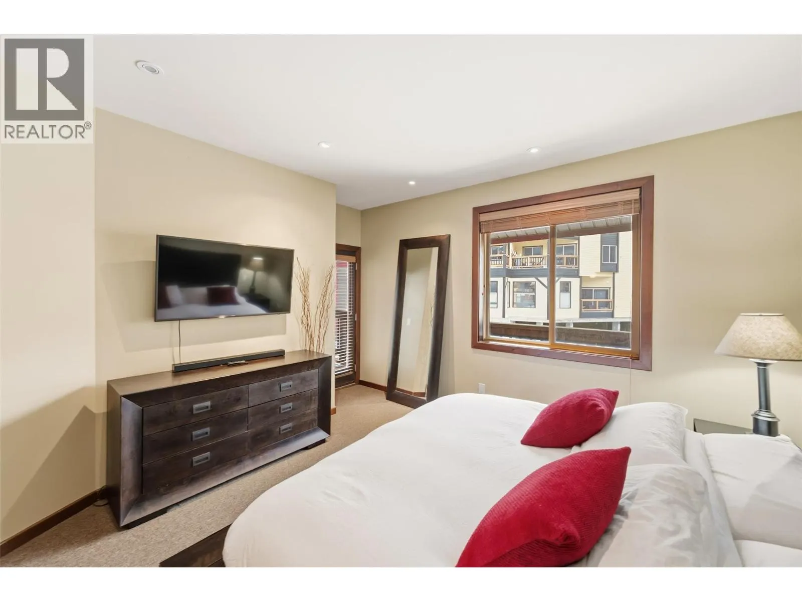 360 STRAYHORSE Road Unit# 31