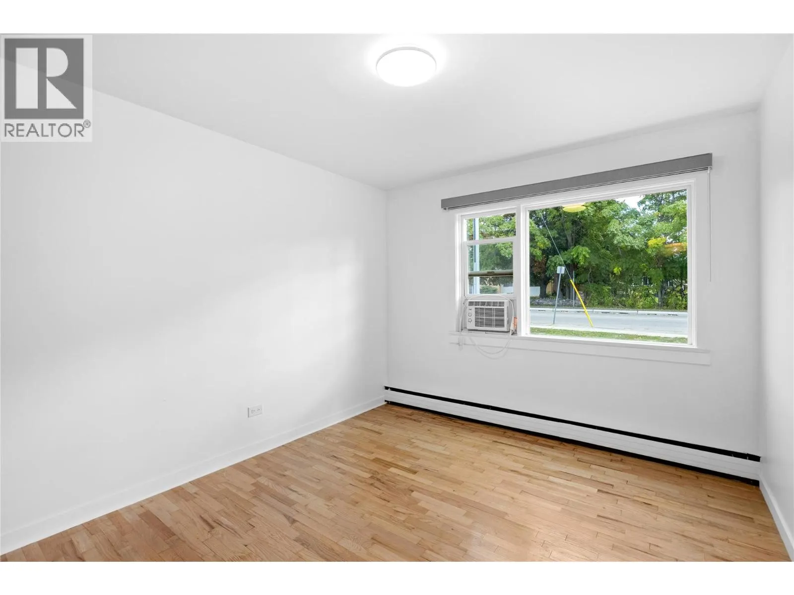 909 Fairview Road