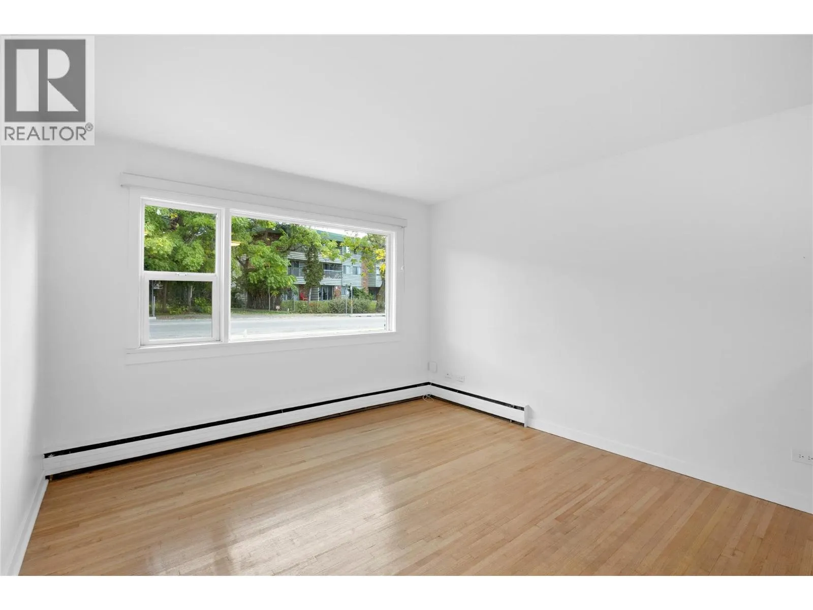 909 Fairview Road