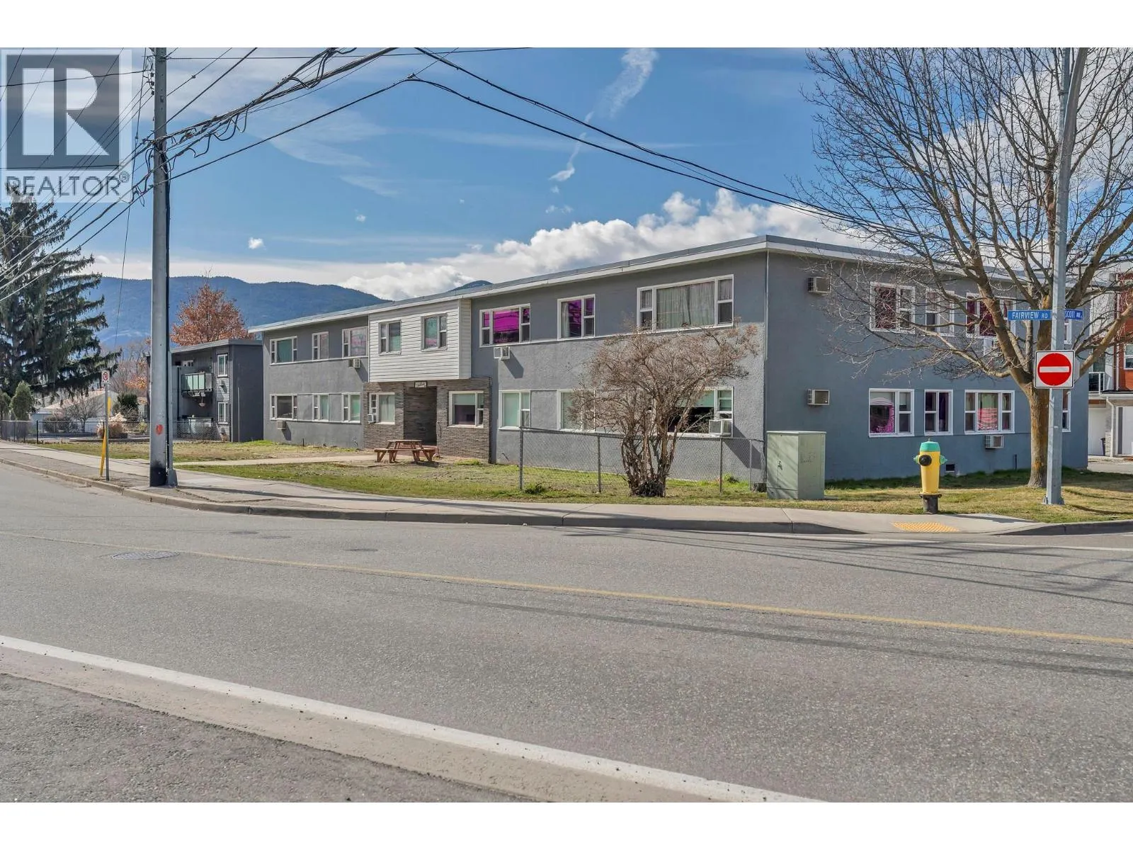 909 Fairview Road