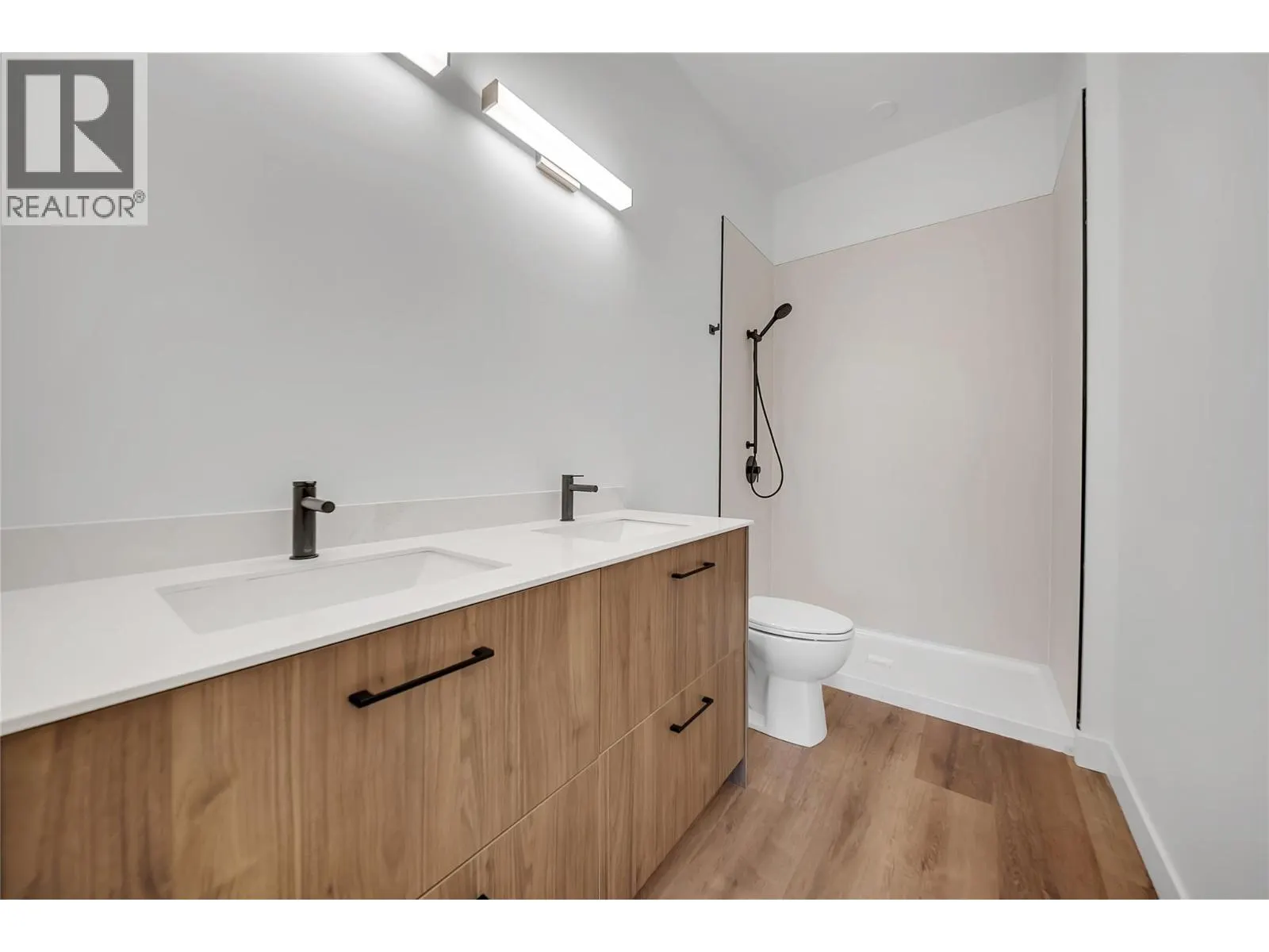 647 Clement Avenue Unit# 611