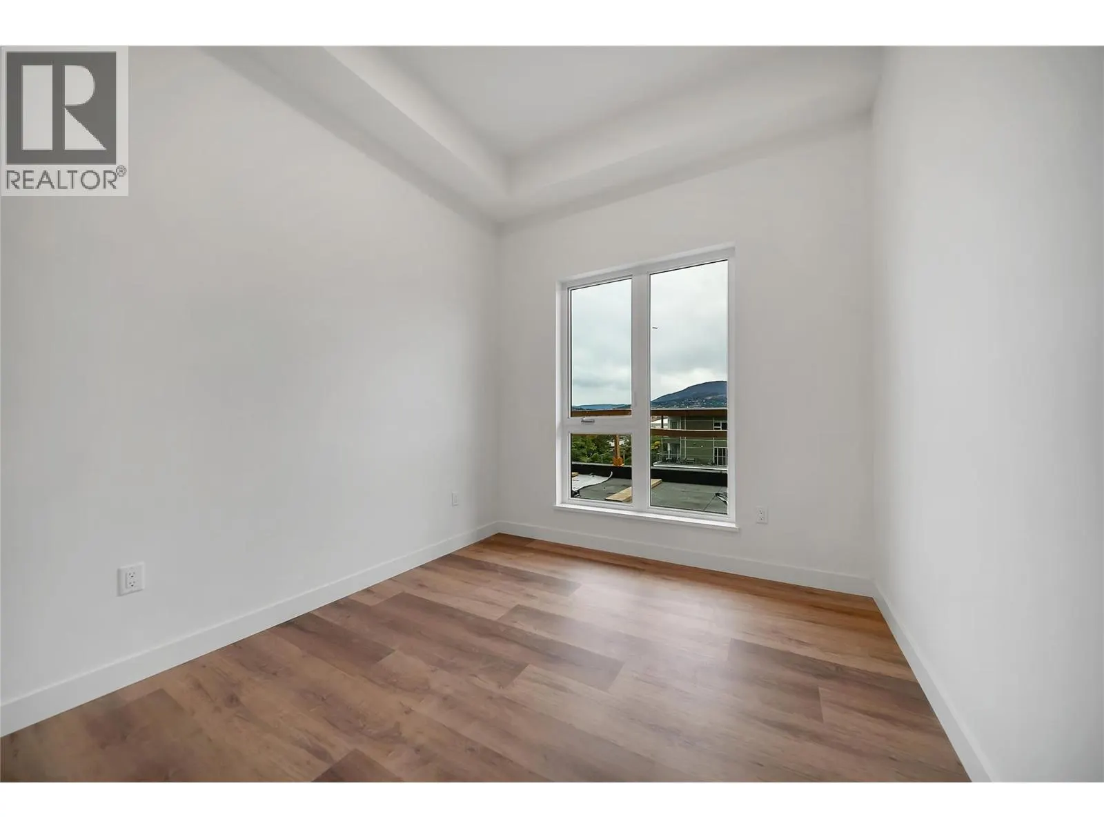 647 Clement Avenue Unit# 611