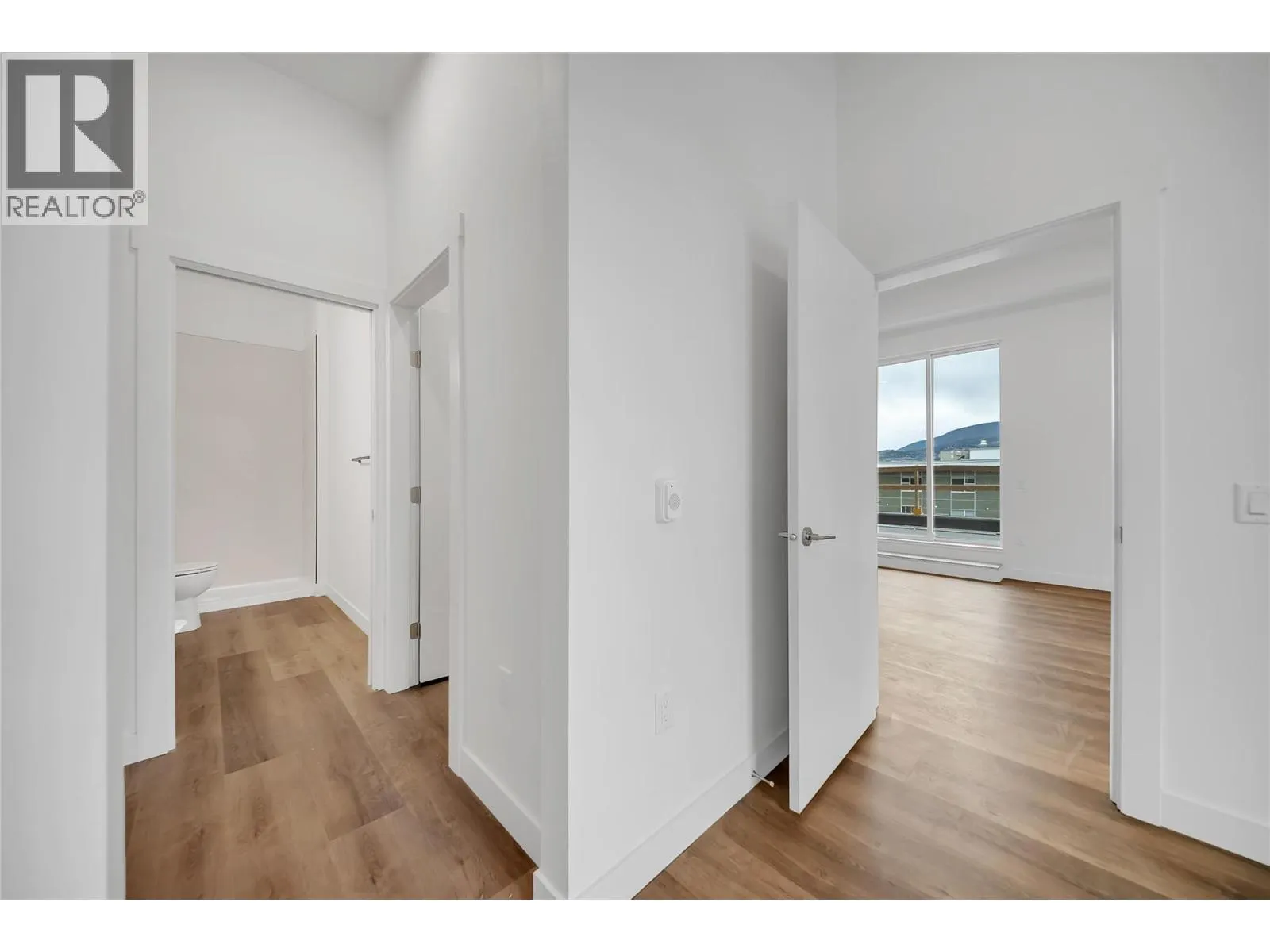 647 Clement Avenue Unit# 611
