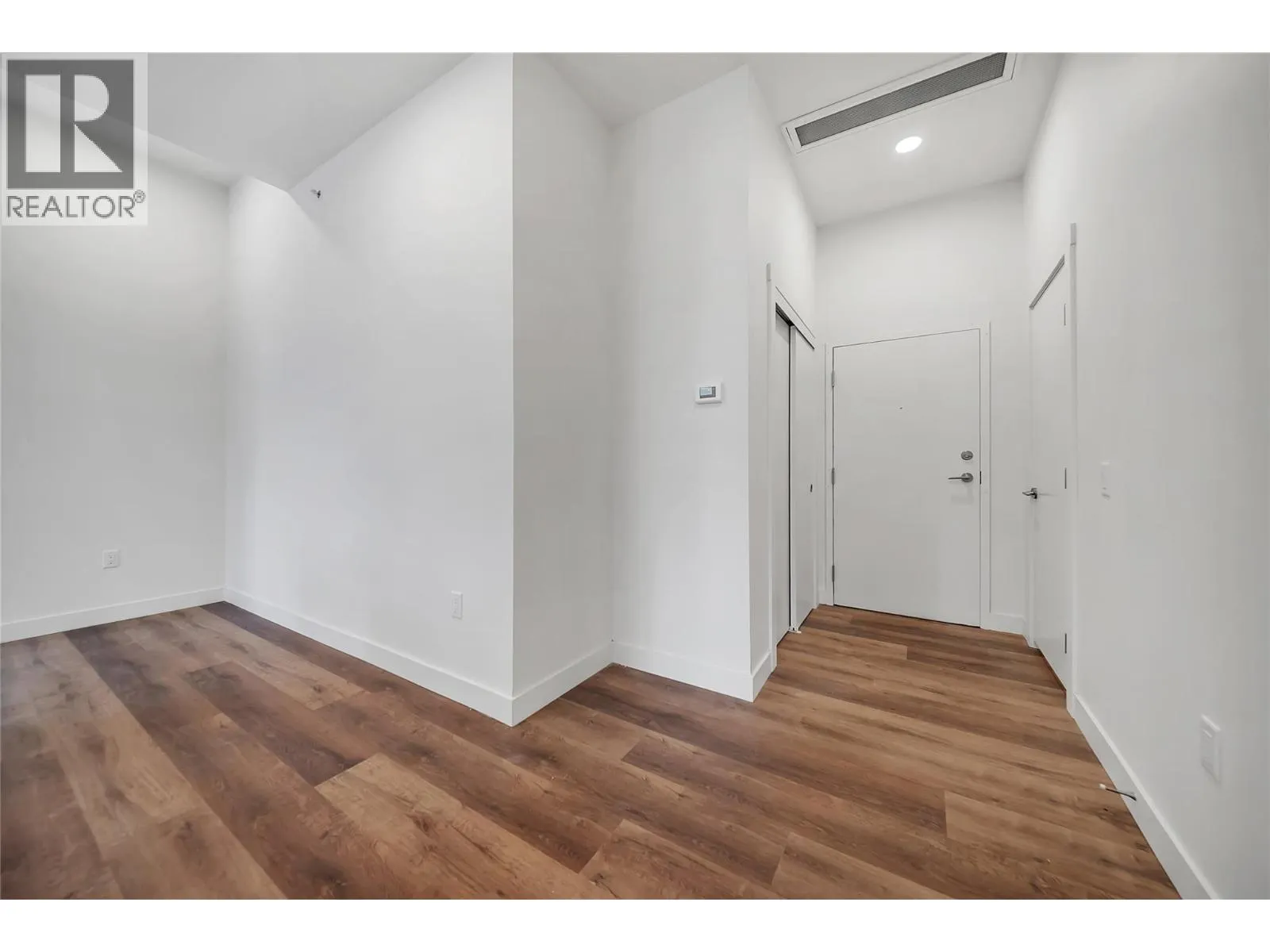 647 Clement Avenue Unit# 611