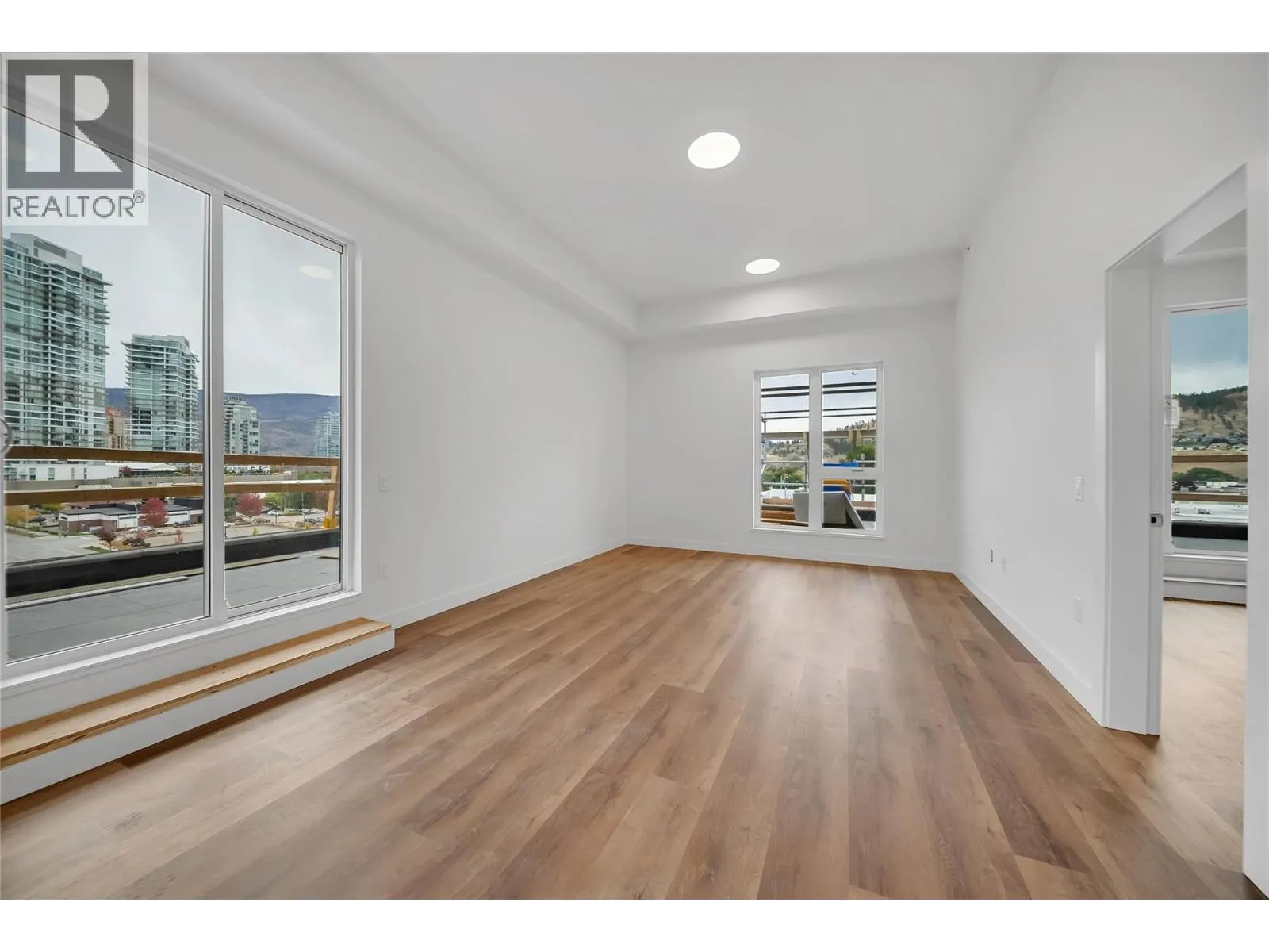 647 Clement Avenue Unit# 611