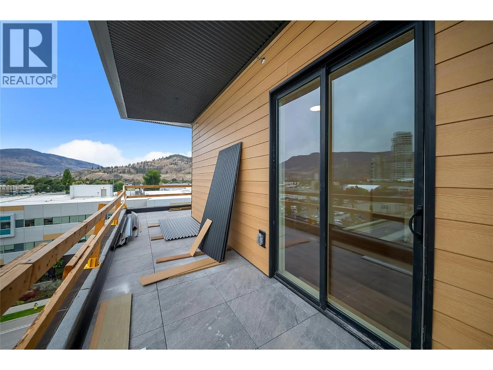 647 Clement Avenue Unit# 611