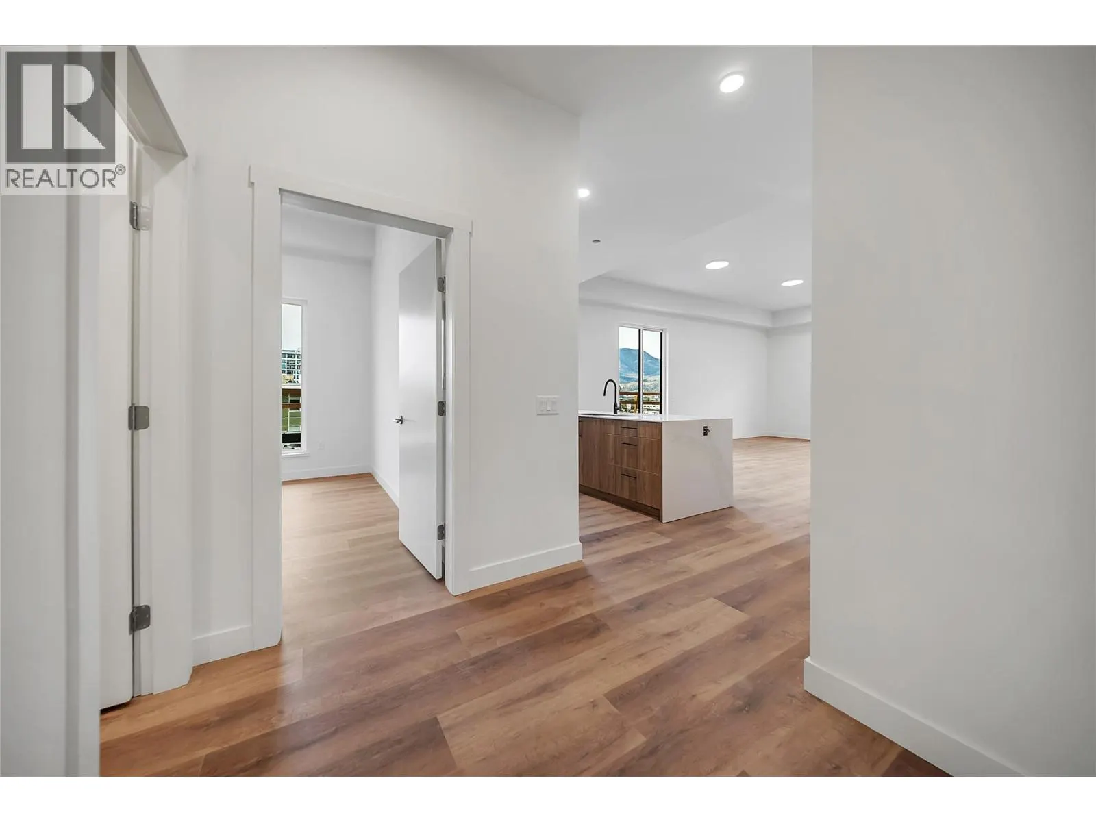 647 Clement Avenue Unit# 611